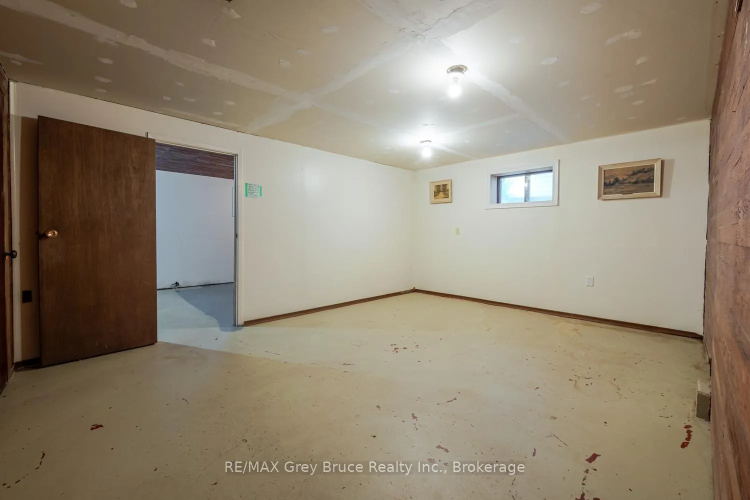 Photo 32 of 129 3rd A Street W, Owen Sound — HOMEH