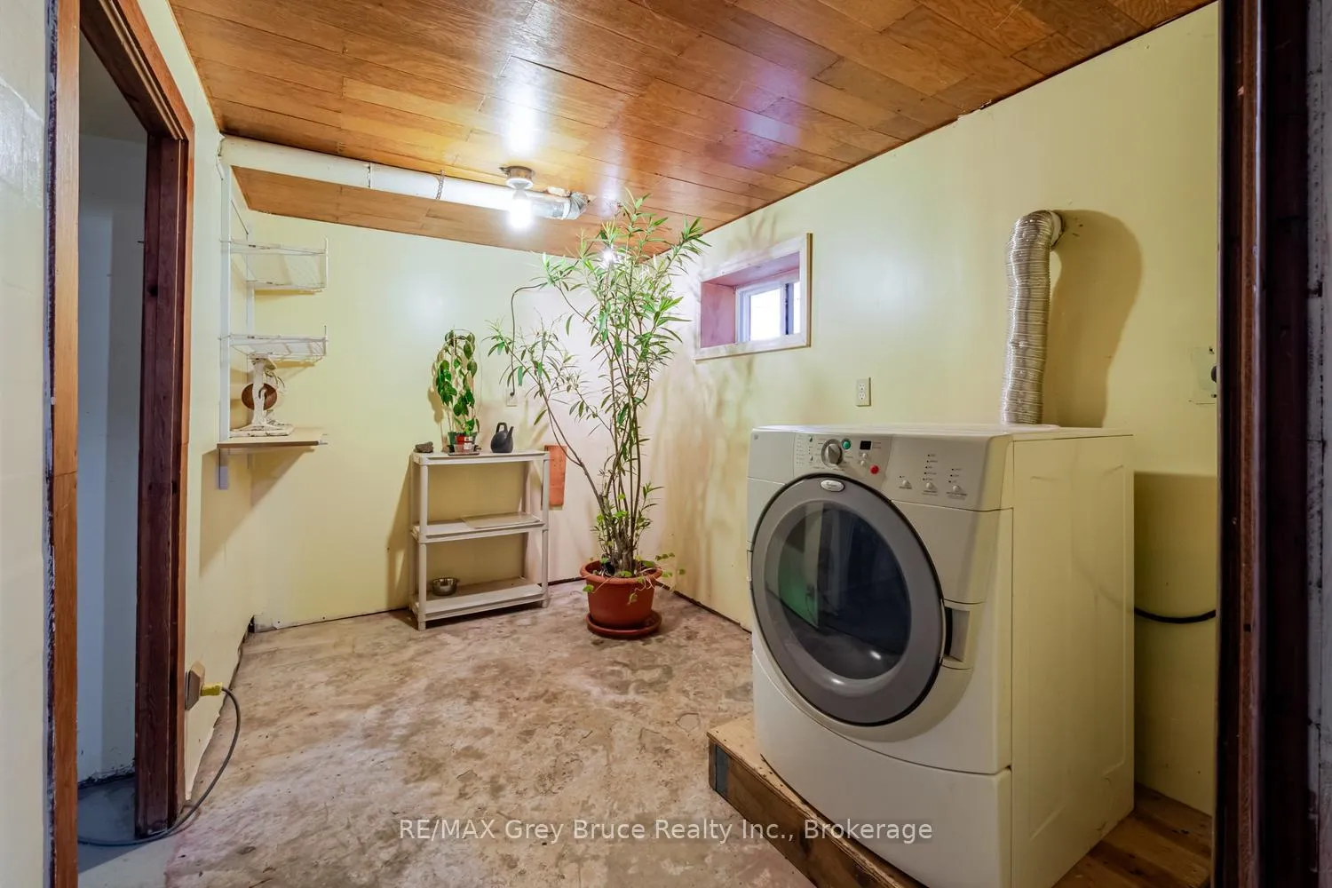 Photo 36 of 129 3rd A Street W, Owen Sound — HOMEH