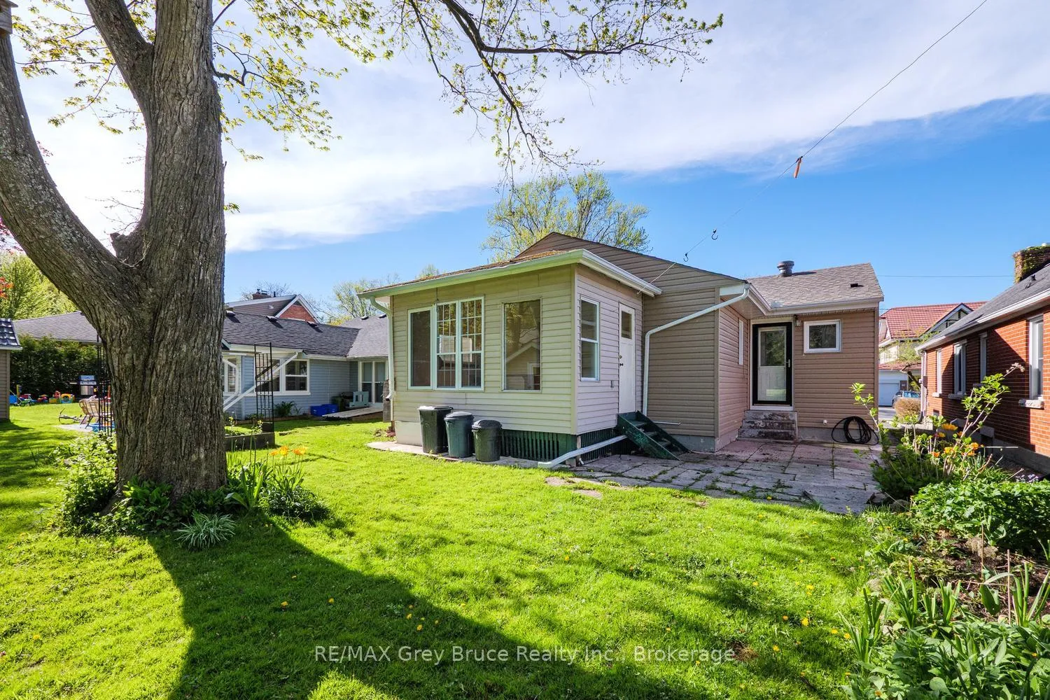 Photo 37 of 129 3rd A Street W, Owen Sound — HOMEH