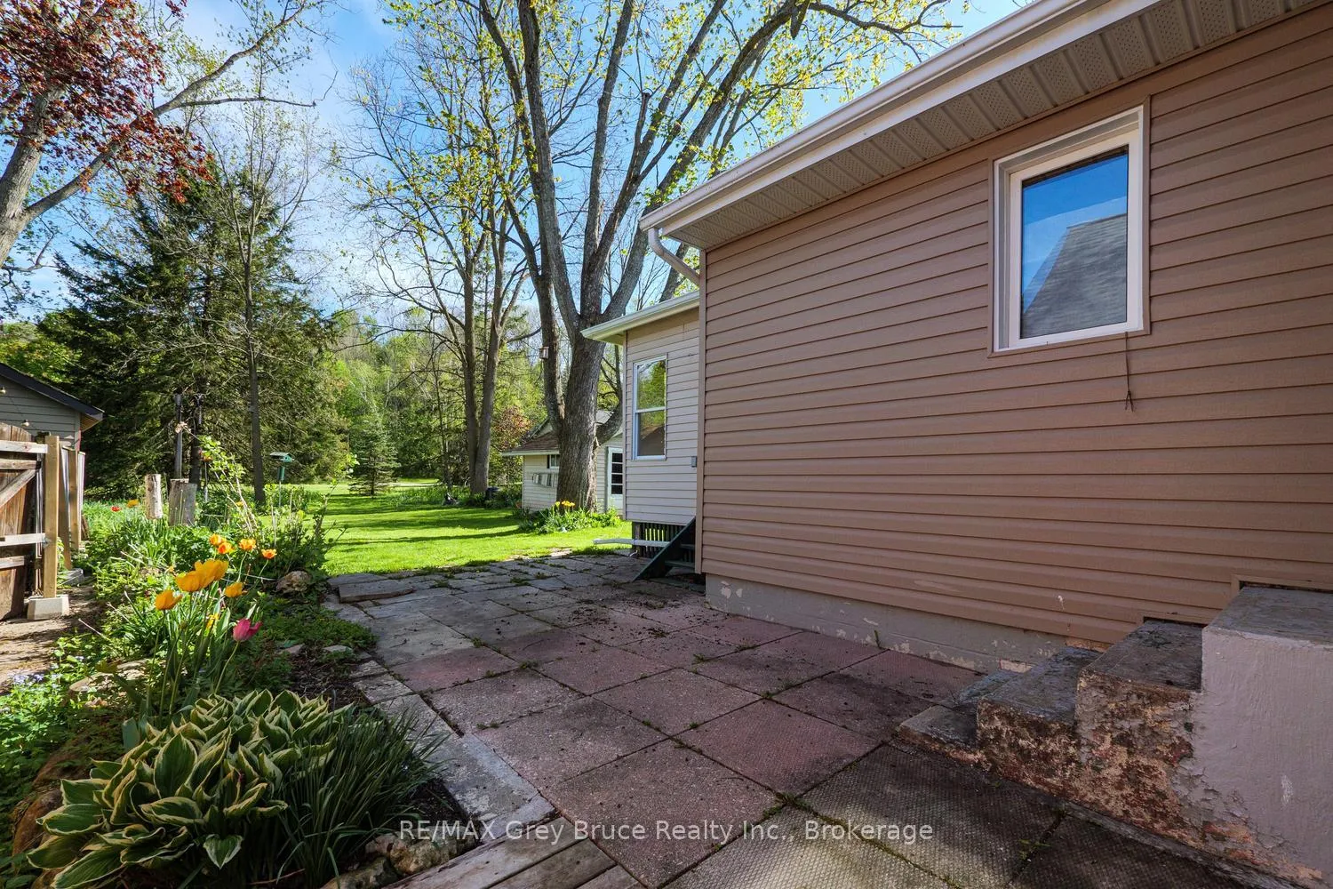Photo 38 of 129 3rd A Street W, Owen Sound — HOMEH