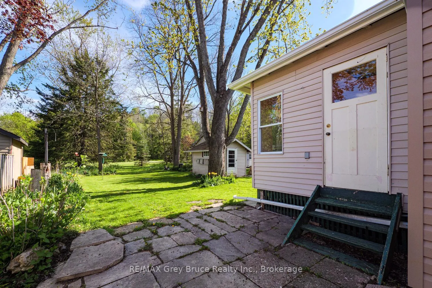 Photo 39 of 129 3rd A Street W, Owen Sound — HOMEH