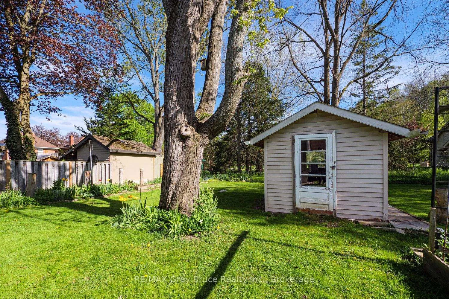 Photo 44 of 129 3rd A Street W, Owen Sound — HOMEH