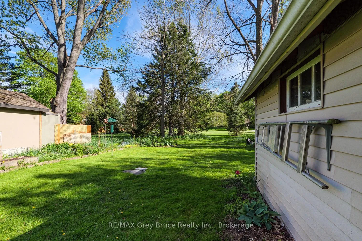 Photo 45 of 129 3rd A Street W, Owen Sound — HOMEH