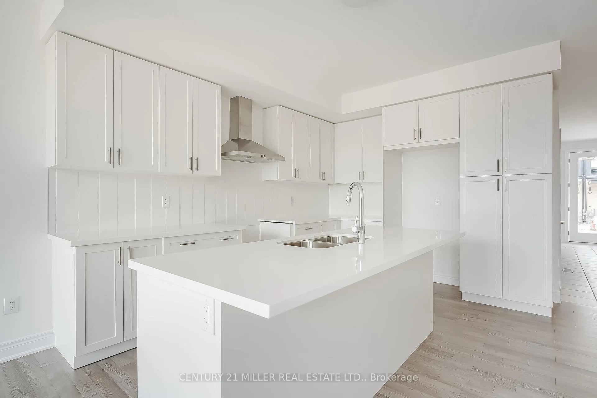 Photo 3 of Unit 31, 2273 Turnberry Road, Burlington, Rose — HOMEH