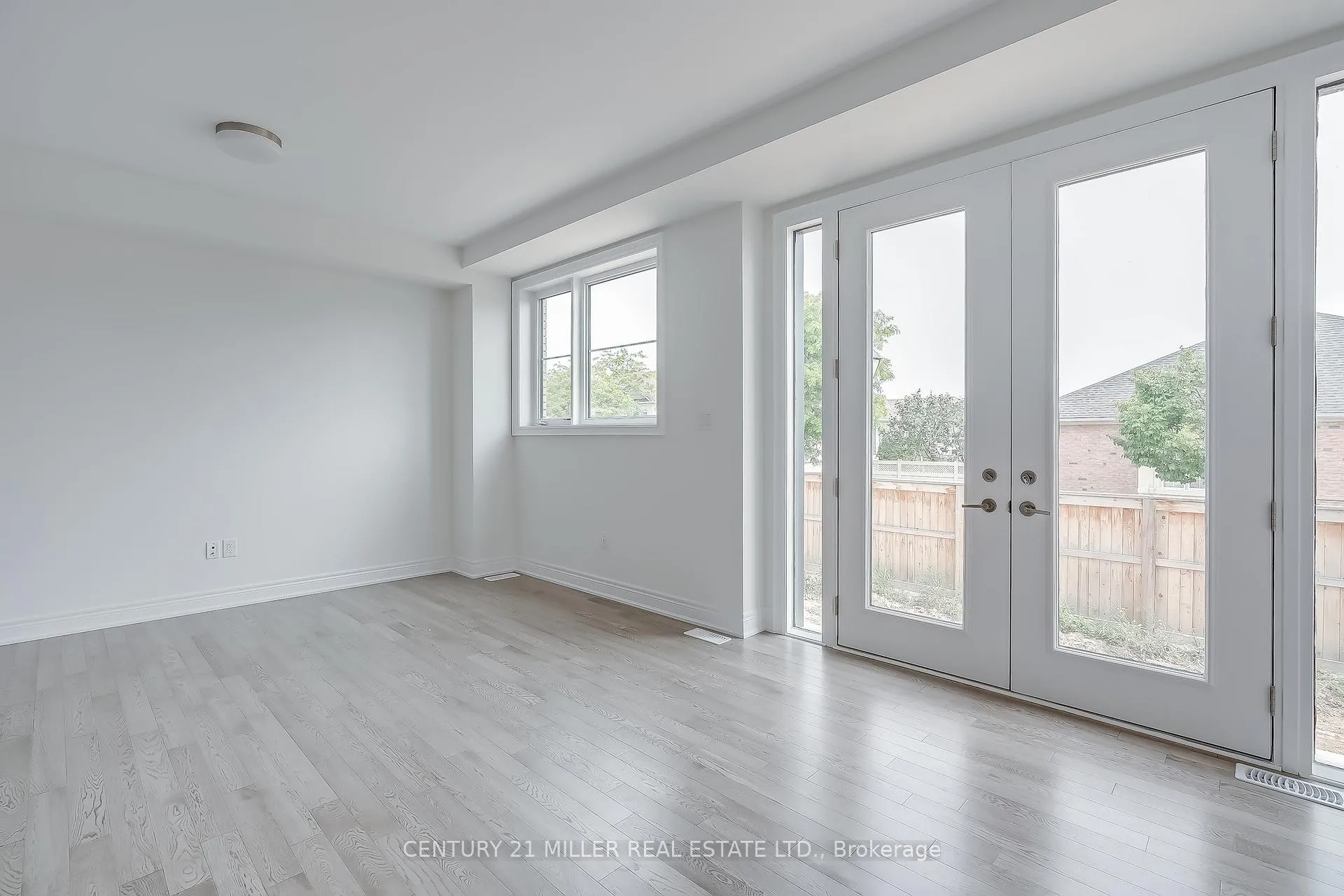 Photo 9 of Unit 31, 2273 Turnberry Road, Burlington, Rose — HOMEH