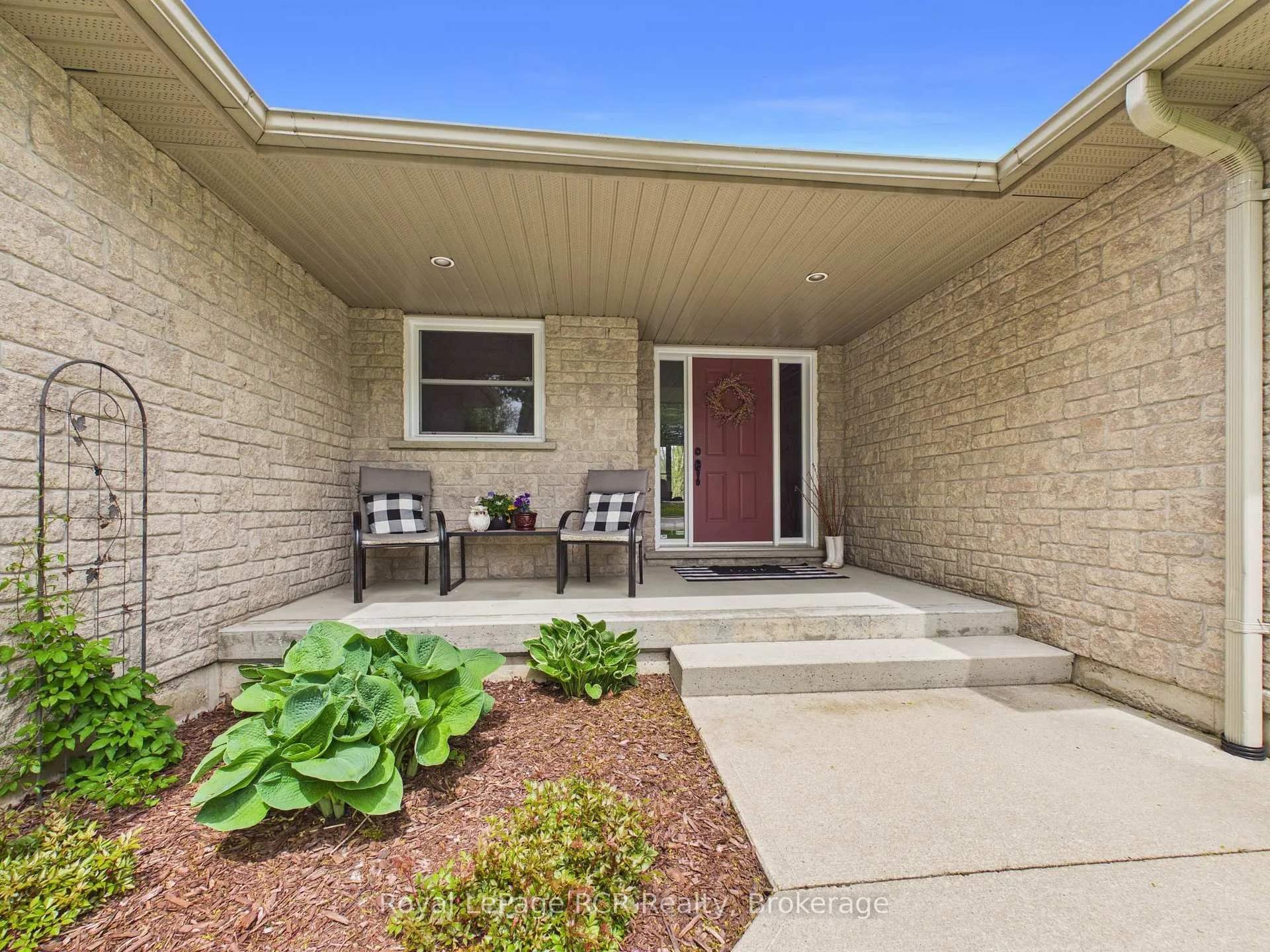 Photo 2 of 75 Alfred Street W, North Huron, Wingham — HOMEH