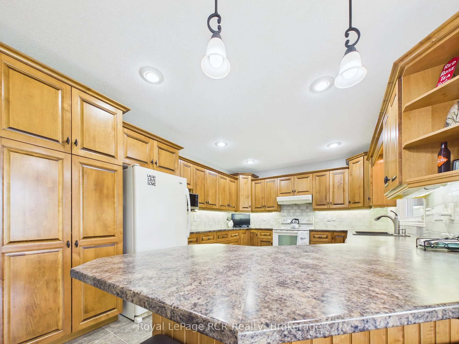 Photo 11 of 75 Alfred Street W, North Huron, Wingham — HOMEH