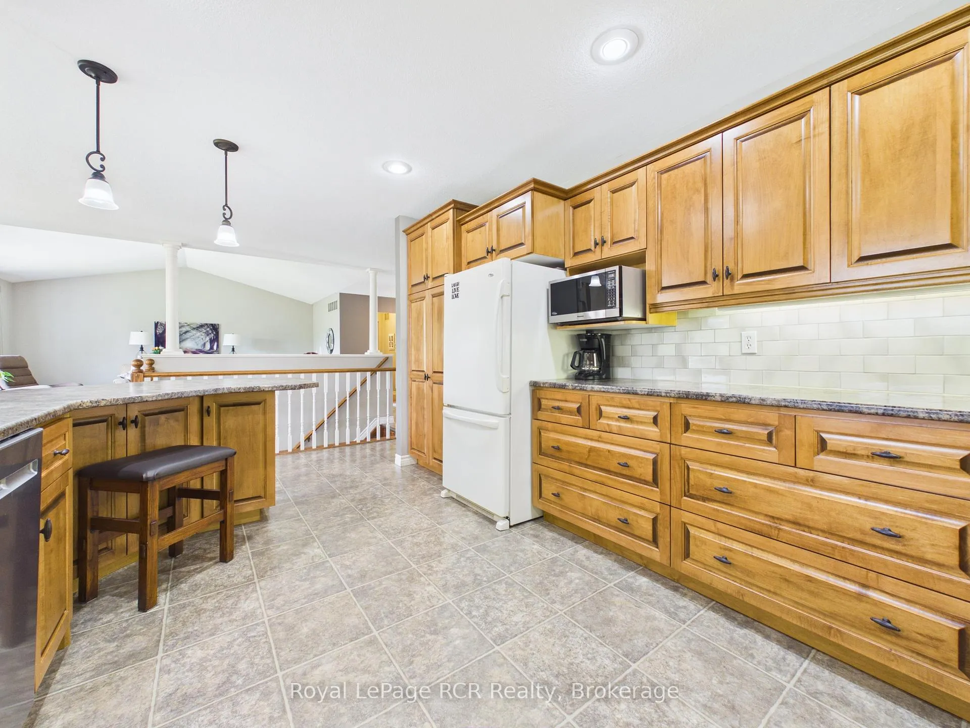 Photo 14 of 75 Alfred Street W, North Huron, Wingham — HOMEH