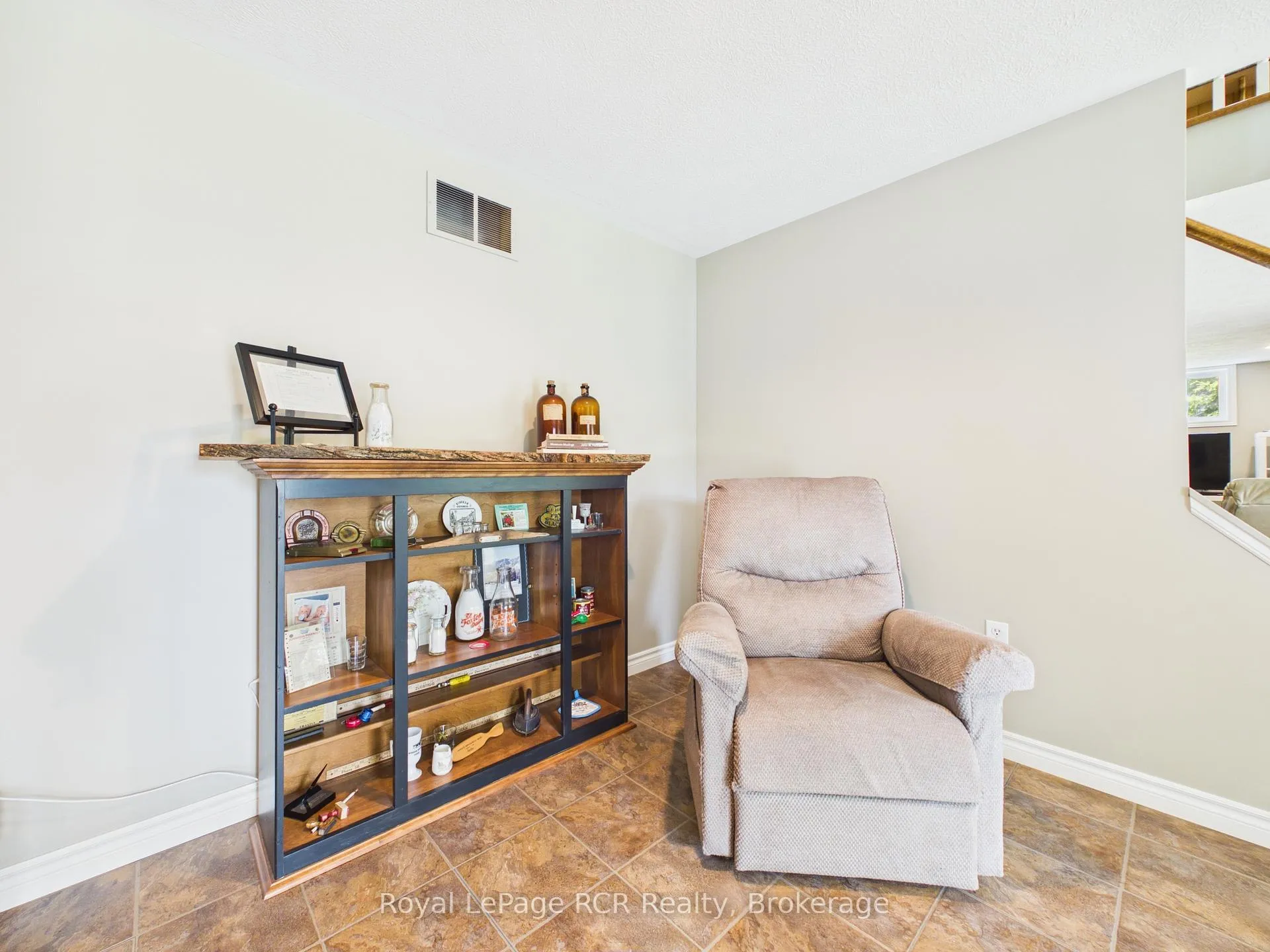 Photo 31 of 75 Alfred Street W, North Huron, Wingham — HOMEH