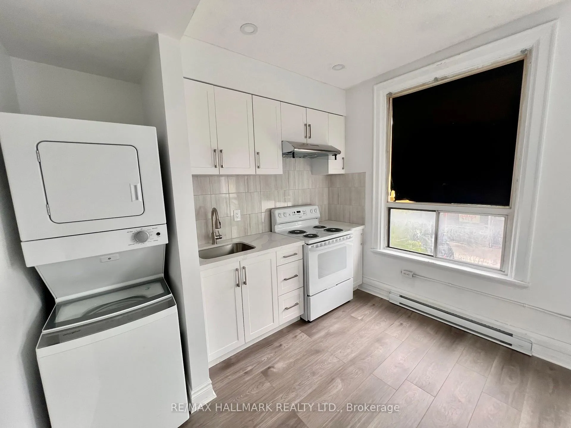 Front of Unit 1, 454 Bloor Street W
