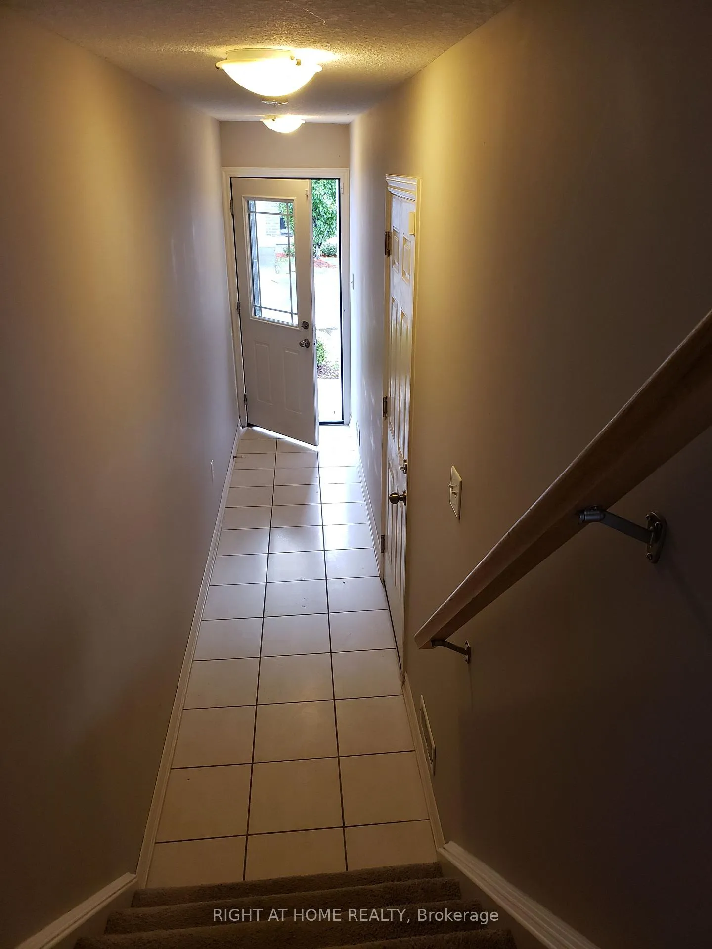 Photo 2 of Unit 27, 12 Poplar Drive, Cambridge, Silver Heights — HOMEH