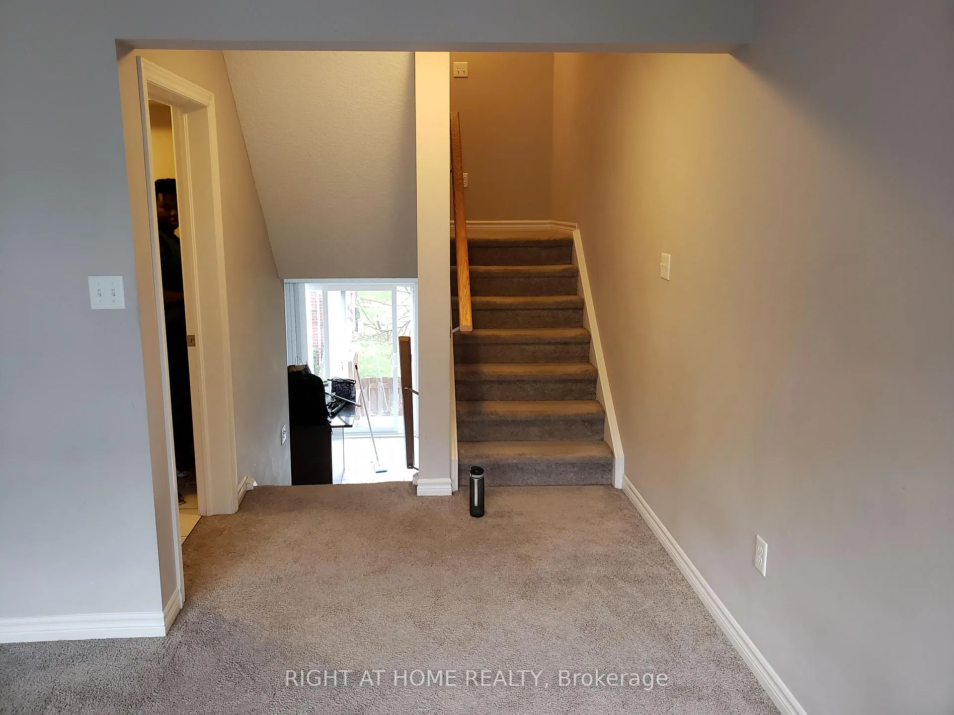 Photo 4 of Unit 27, 12 Poplar Drive, Cambridge, Silver Heights — HOMEH