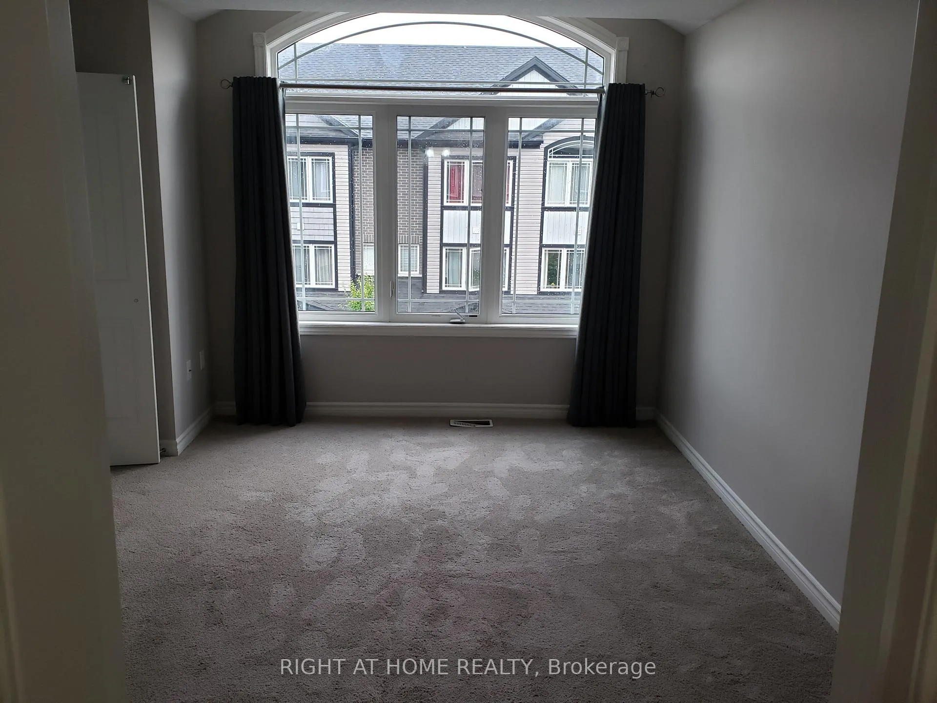 Photo 8 of Unit 27, 12 Poplar Drive, Cambridge, Silver Heights — HOMEH