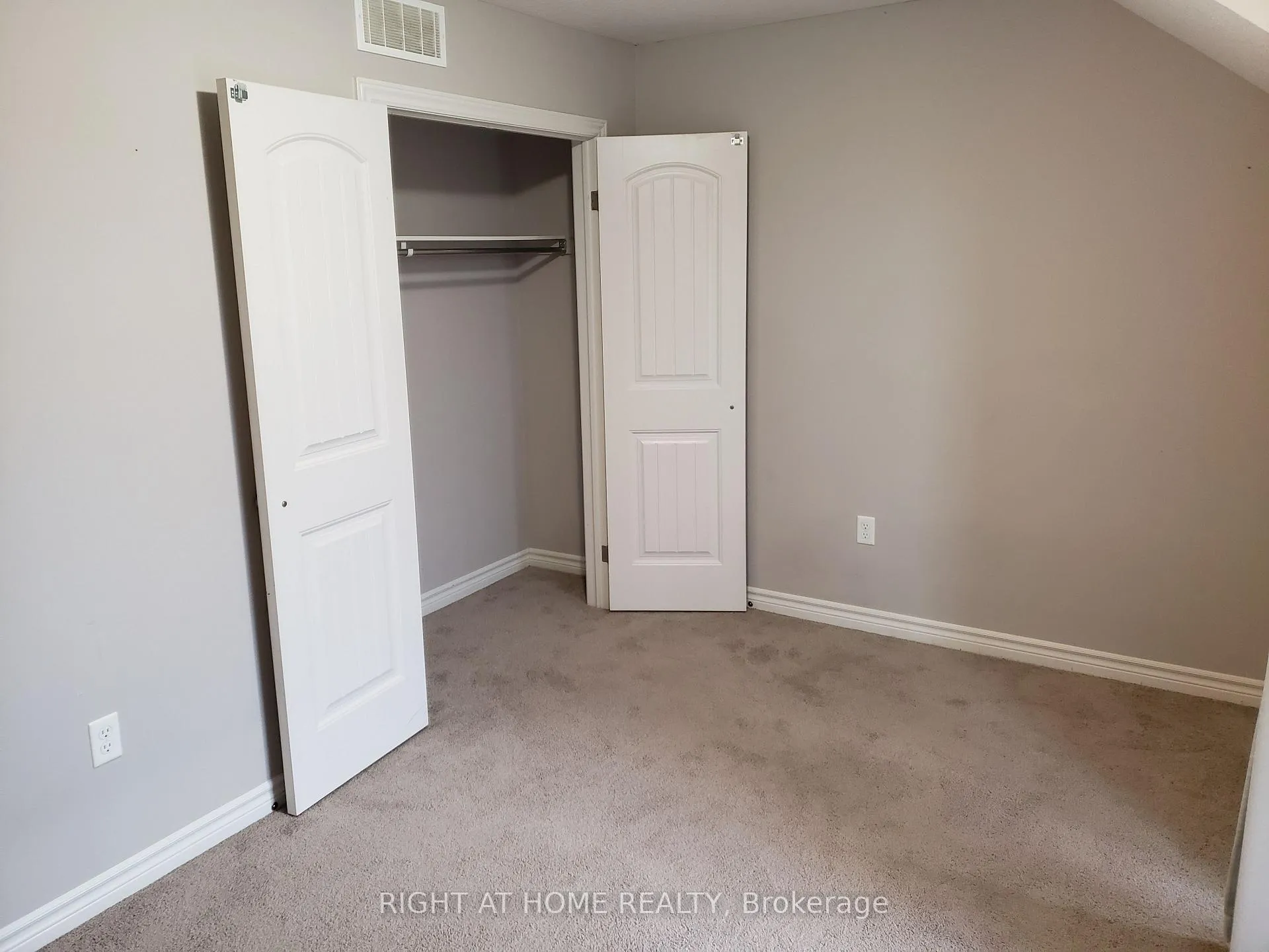 Photo 10 of Unit 27, 12 Poplar Drive, Cambridge, Silver Heights — HOMEH