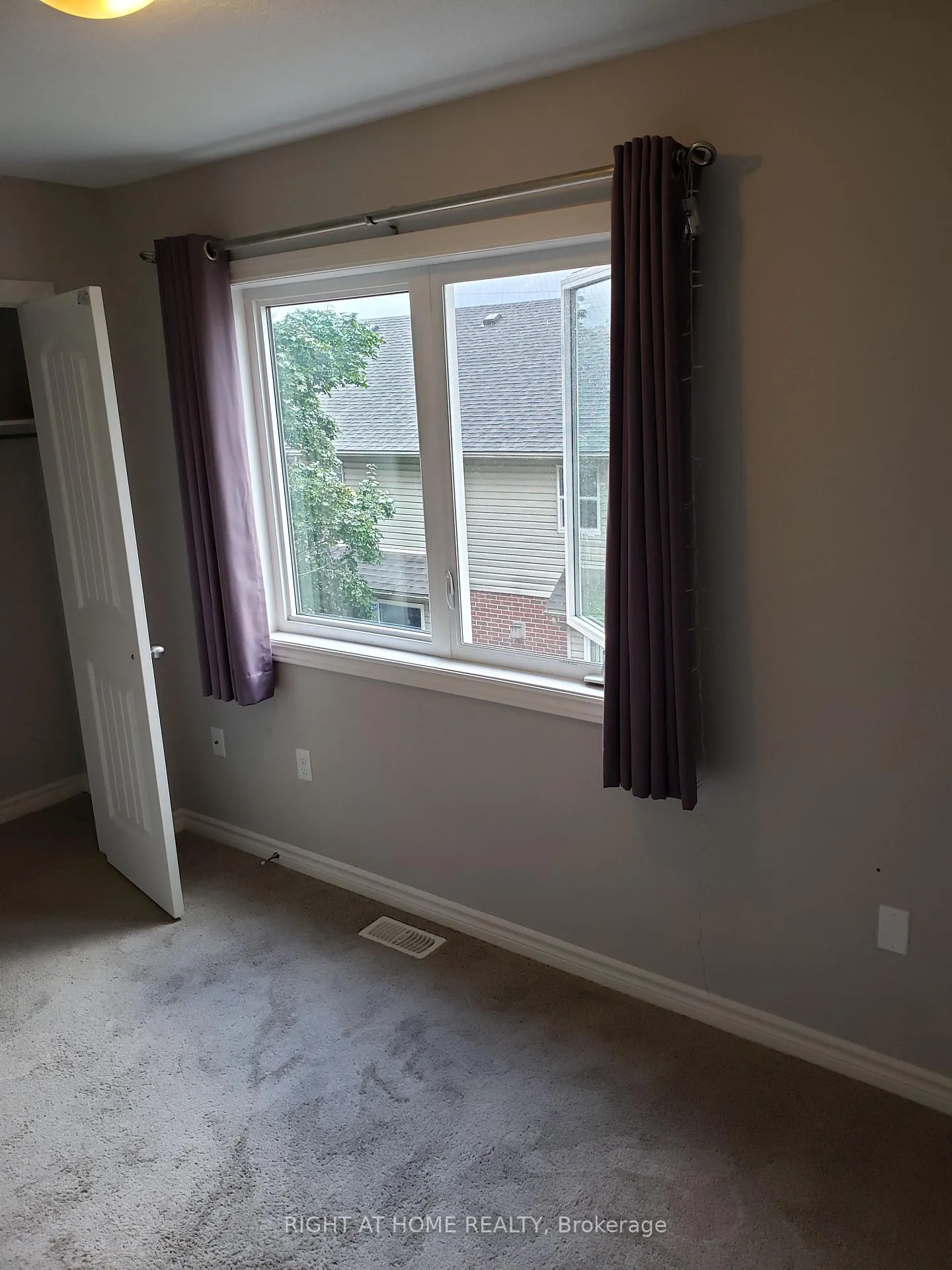 Photo 13 of Unit 27, 12 Poplar Drive, Cambridge, Silver Heights — HOMEH