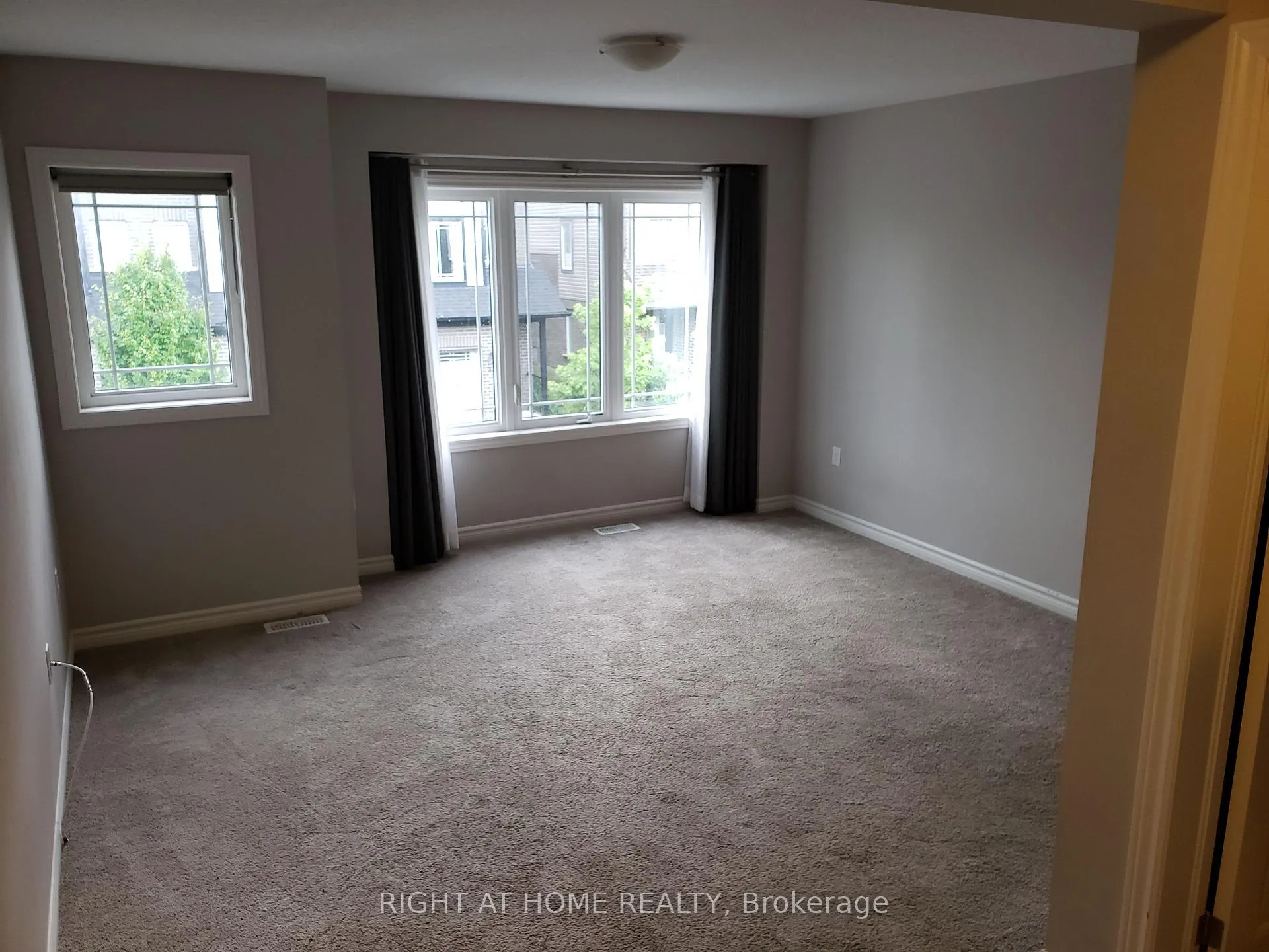 Photo 15 of Unit 27, 12 Poplar Drive, Cambridge, Silver Heights — HOMEH