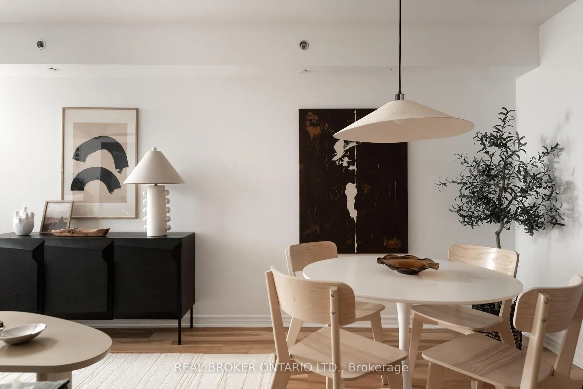Photo 2 of Unit 510, 35 Saranac Boulevard, Toronto, Englemount-Lawrence — HOMEH