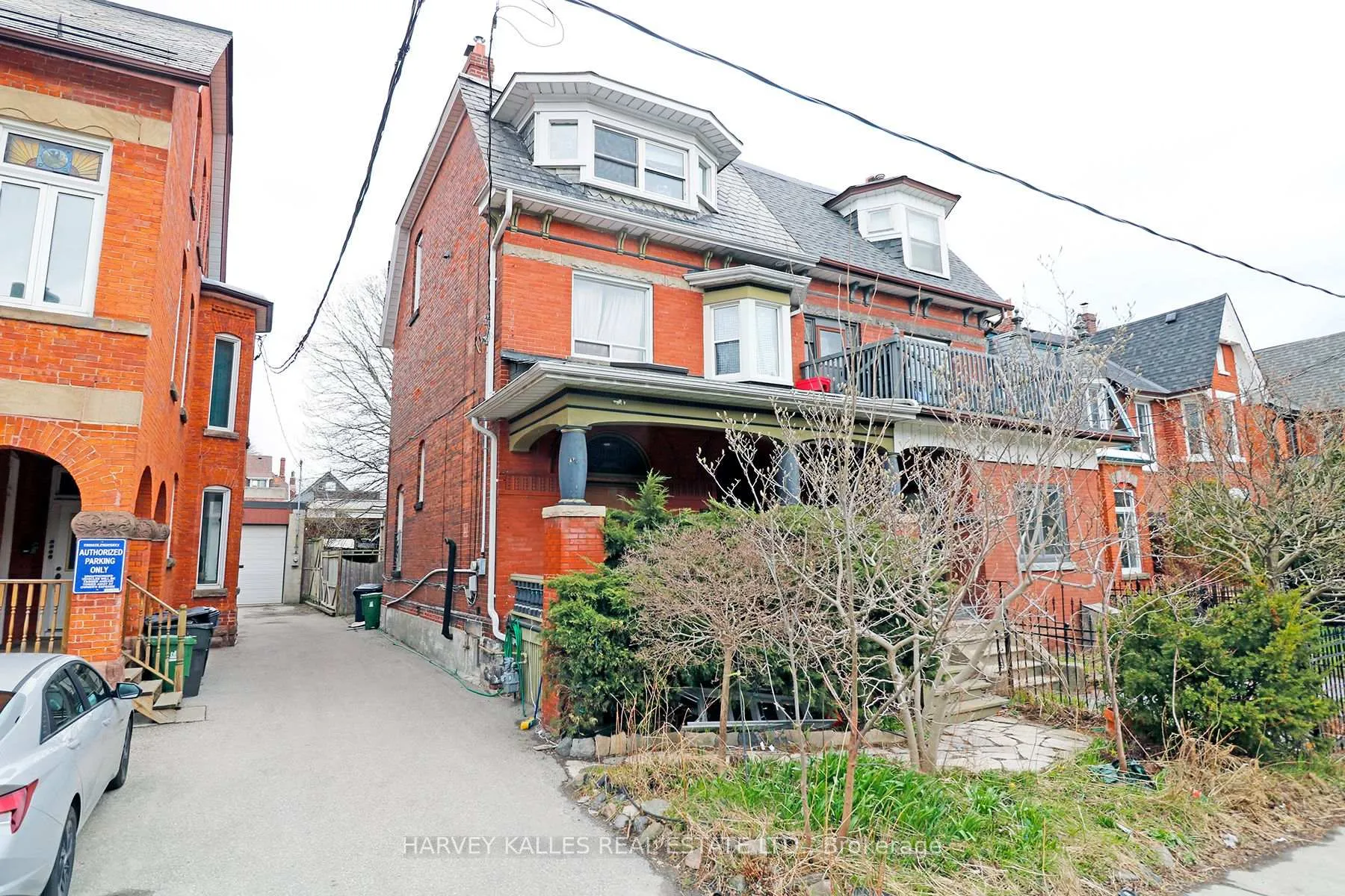 Front of Unit 1, 39 Macdonell Avenue