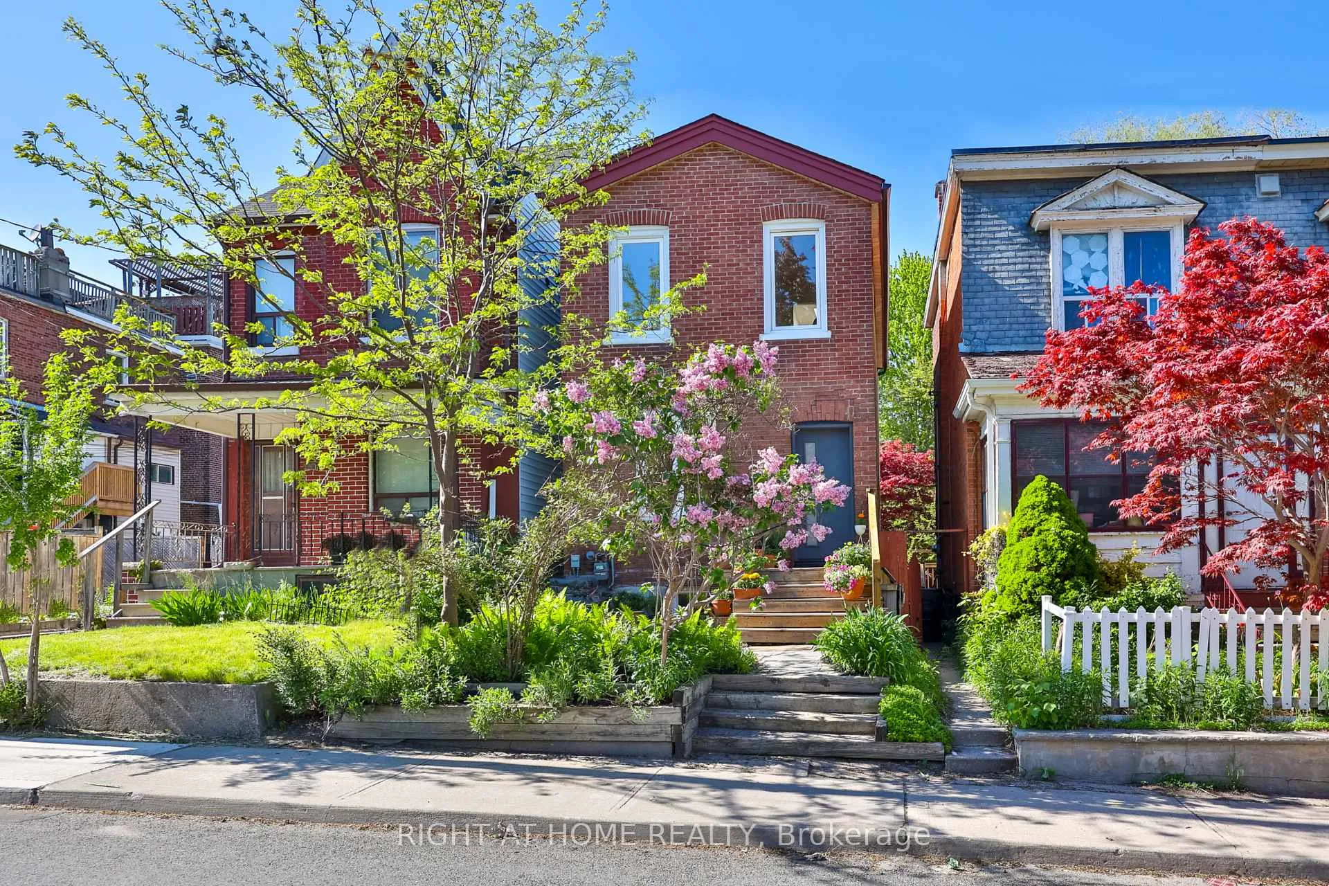 Photo 2 of 304 Riverdale Avenue, Toronto, Blake-Jones — HOMEH
