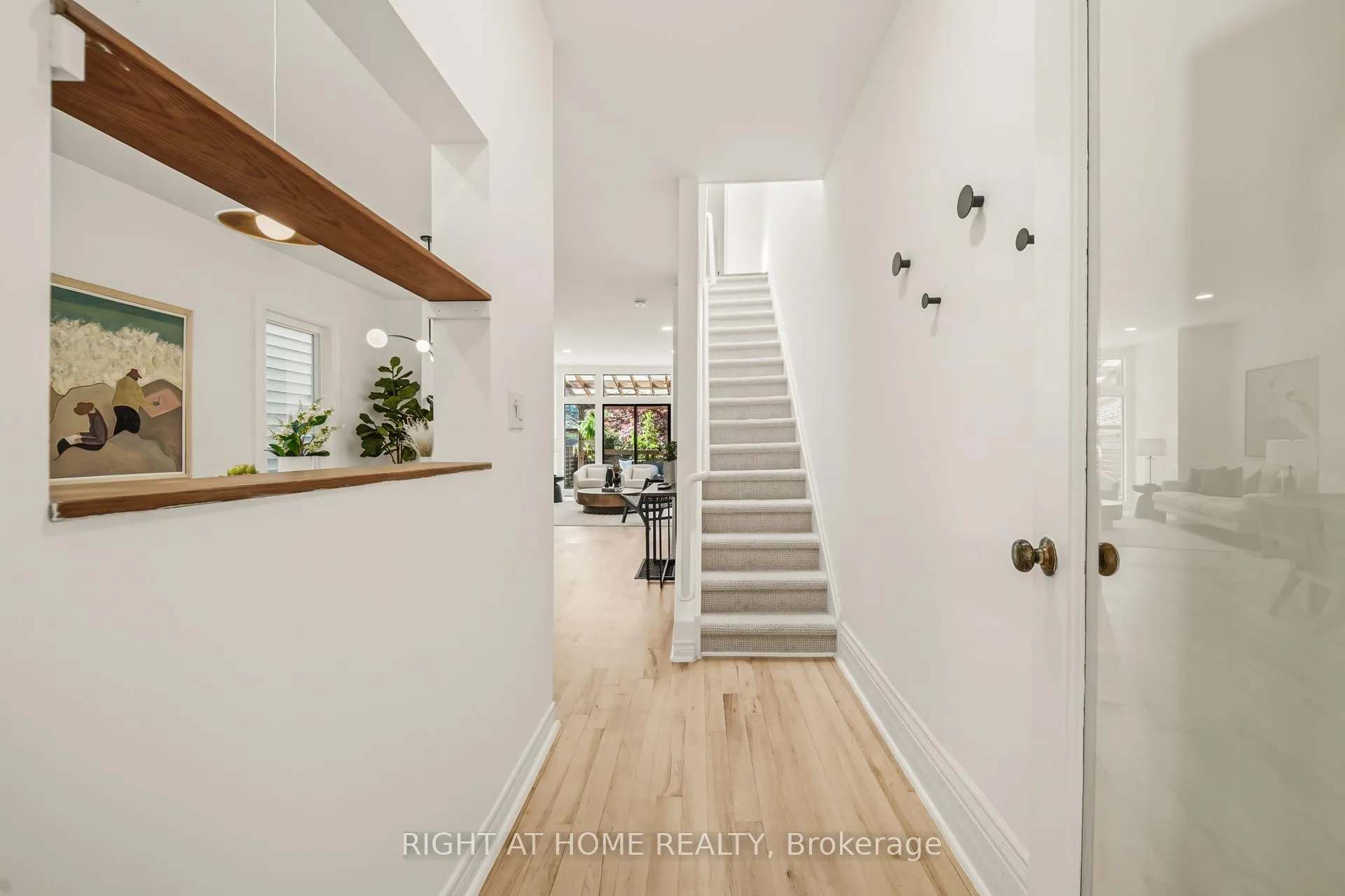 Photo 4 of 304 Riverdale Avenue, Toronto, Blake-Jones — HOMEH