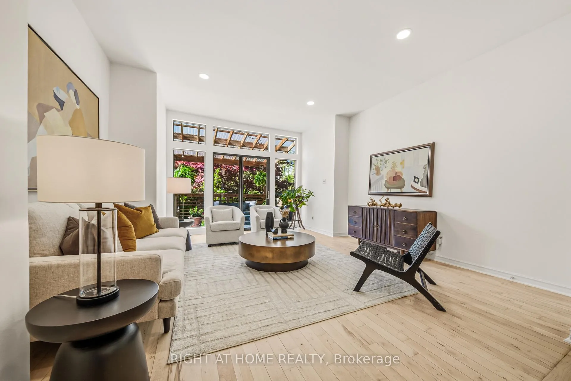 Photo 9 of 304 Riverdale Avenue, Toronto, Blake-Jones — HOMEH