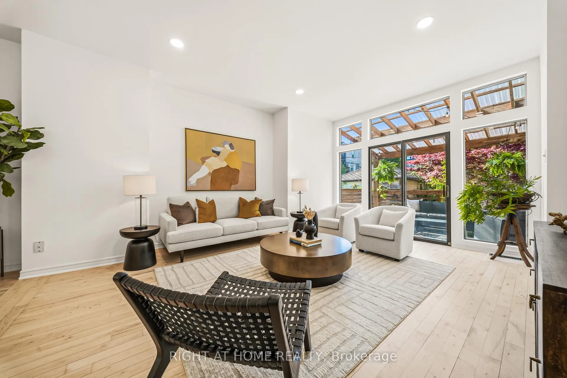 Photo 10 of 304 Riverdale Avenue, Toronto, Blake-Jones — HOMEH