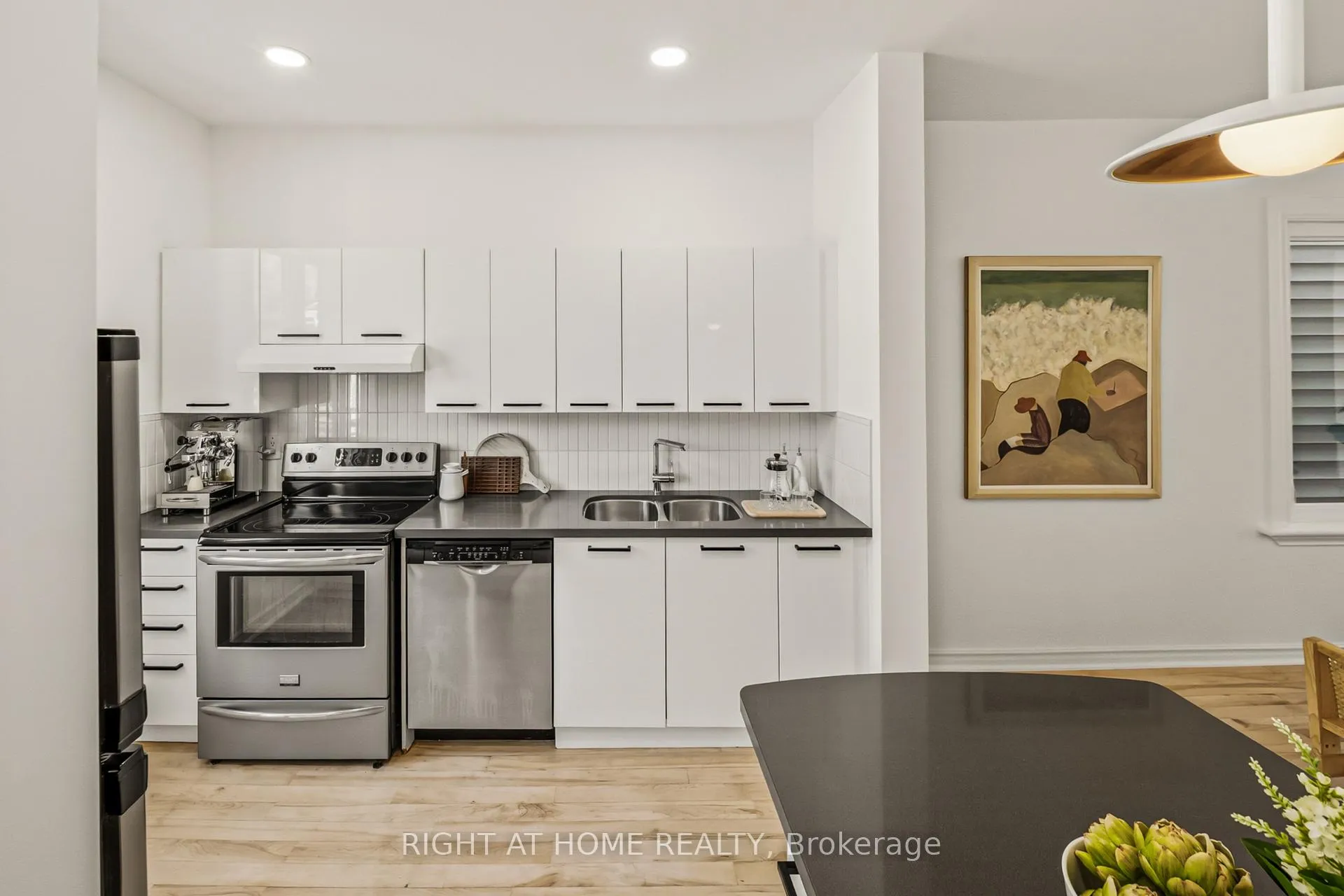 Photo 16 of 304 Riverdale Avenue, Toronto, Blake-Jones — HOMEH