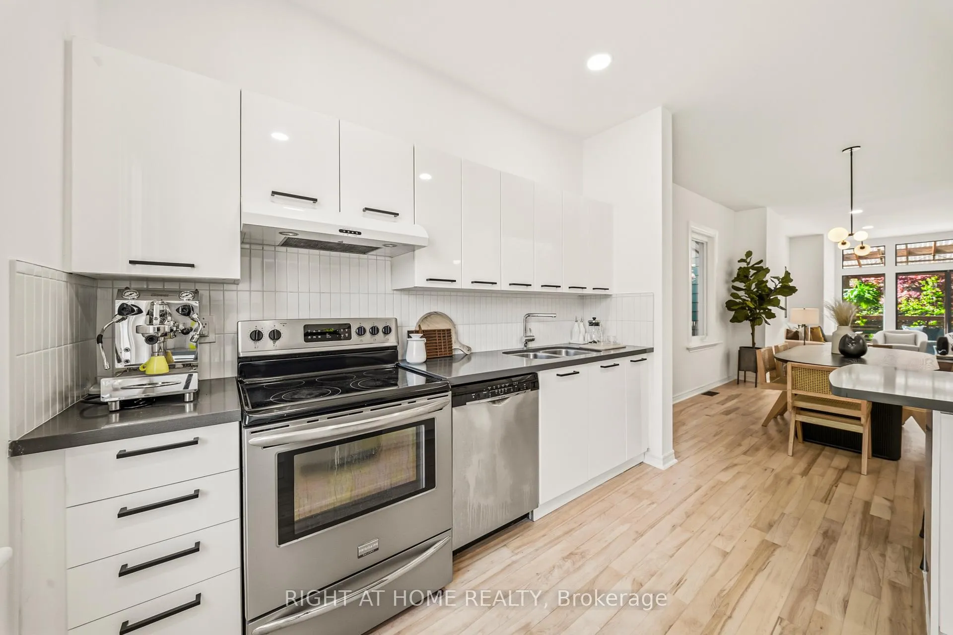 Photo 17 of 304 Riverdale Avenue, Toronto, Blake-Jones — HOMEH