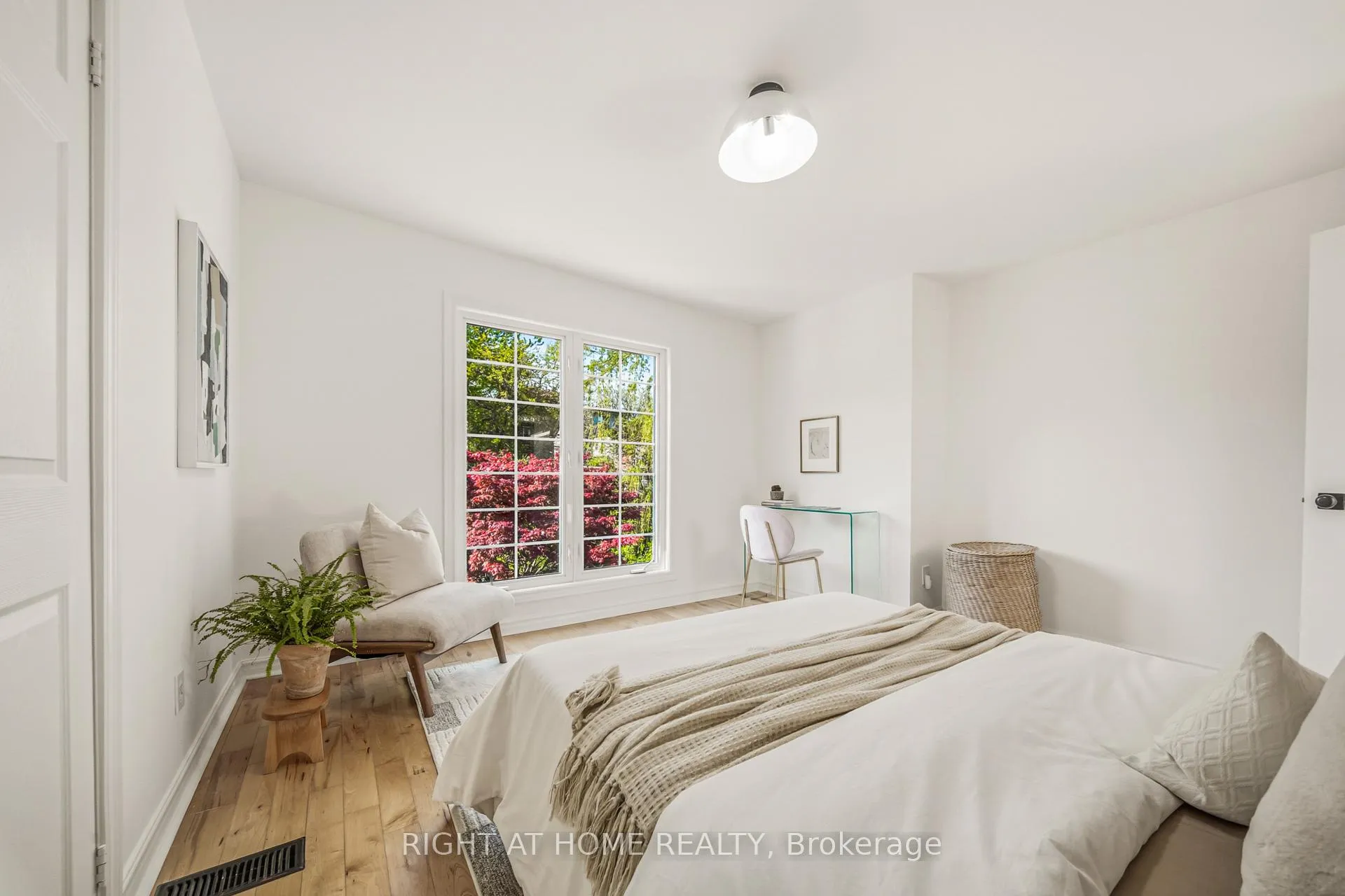 Photo 25 of 304 Riverdale Avenue, Toronto, Blake-Jones — HOMEH
