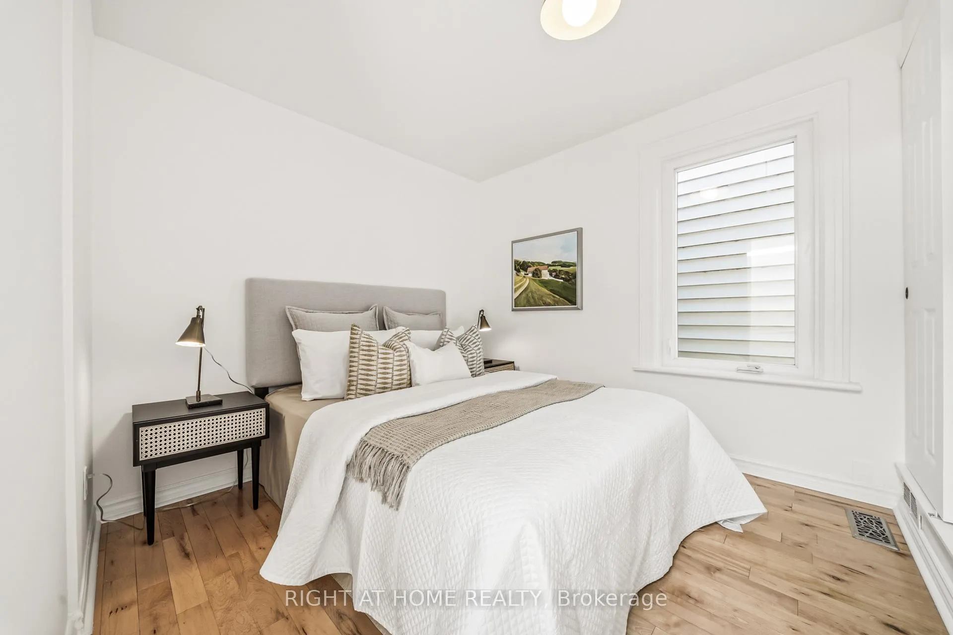 Photo 27 of 304 Riverdale Avenue, Toronto, Blake-Jones — HOMEH