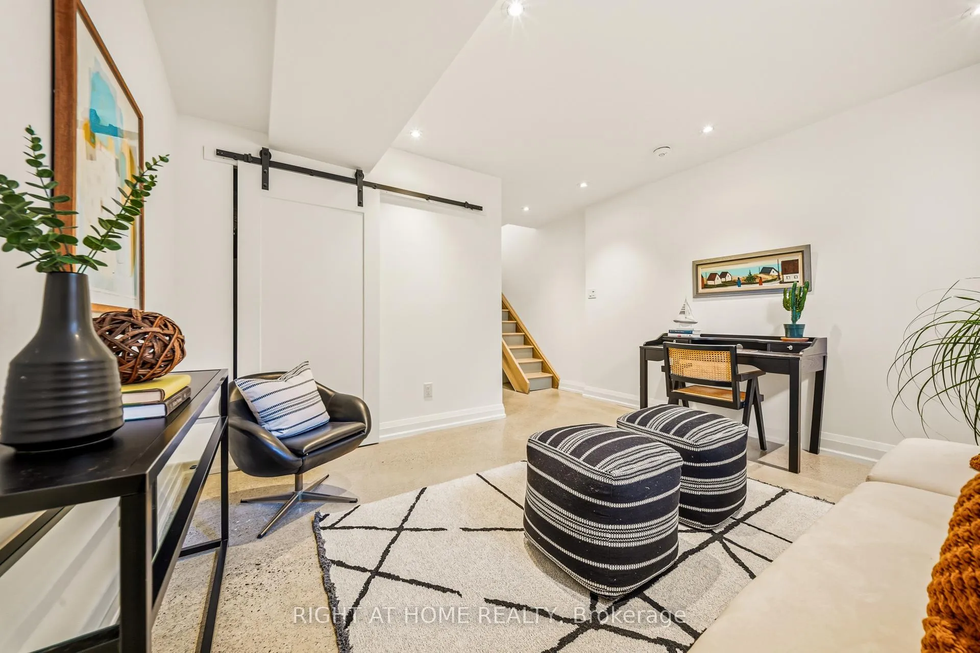 Photo 32 of 304 Riverdale Avenue, Toronto, Blake-Jones — HOMEH