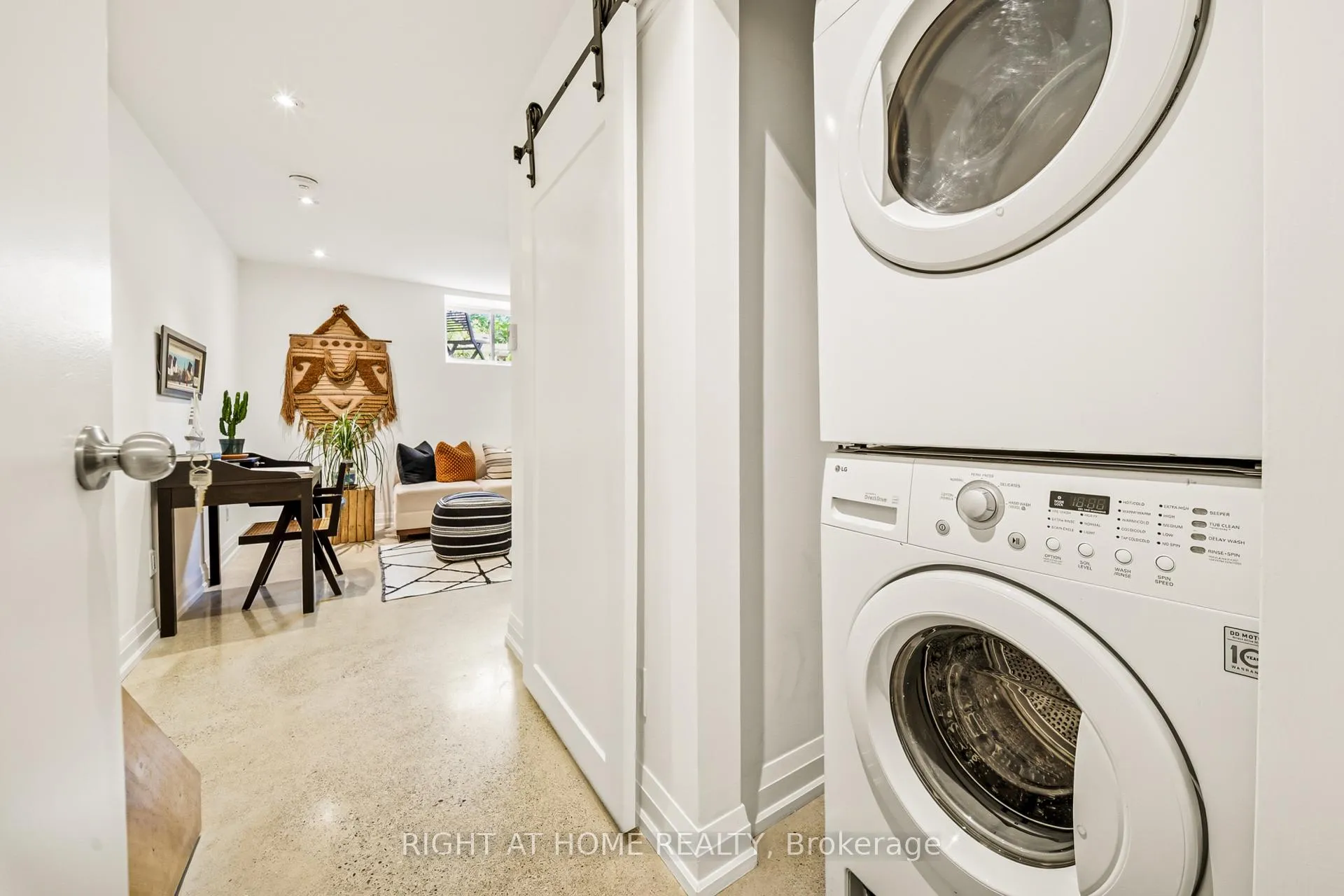 Photo 34 of 304 Riverdale Avenue, Toronto, Blake-Jones — HOMEH
