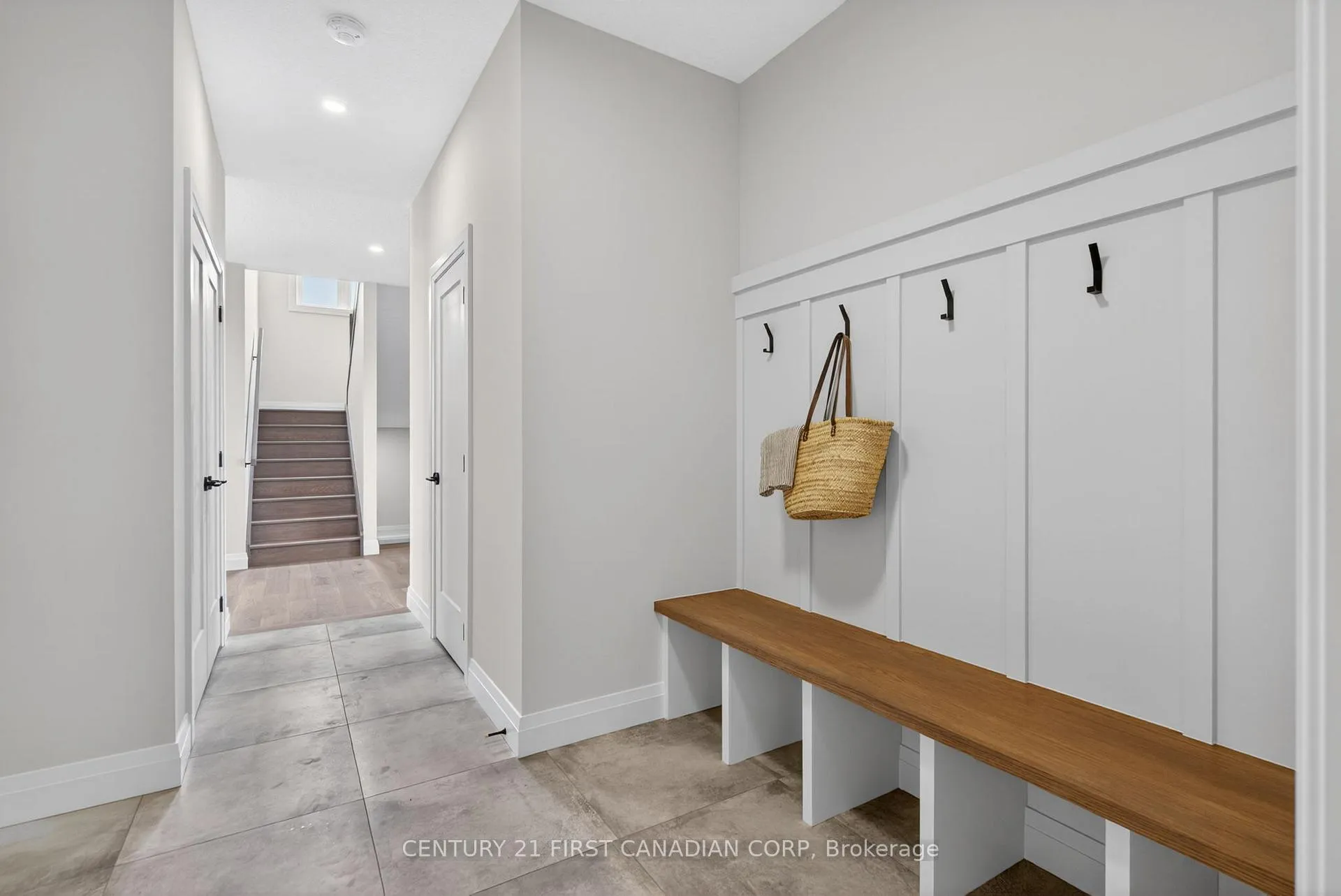 Photo 16 of 61 Hardy Drive, Strathroy-Caradoc, SE — HOMEH