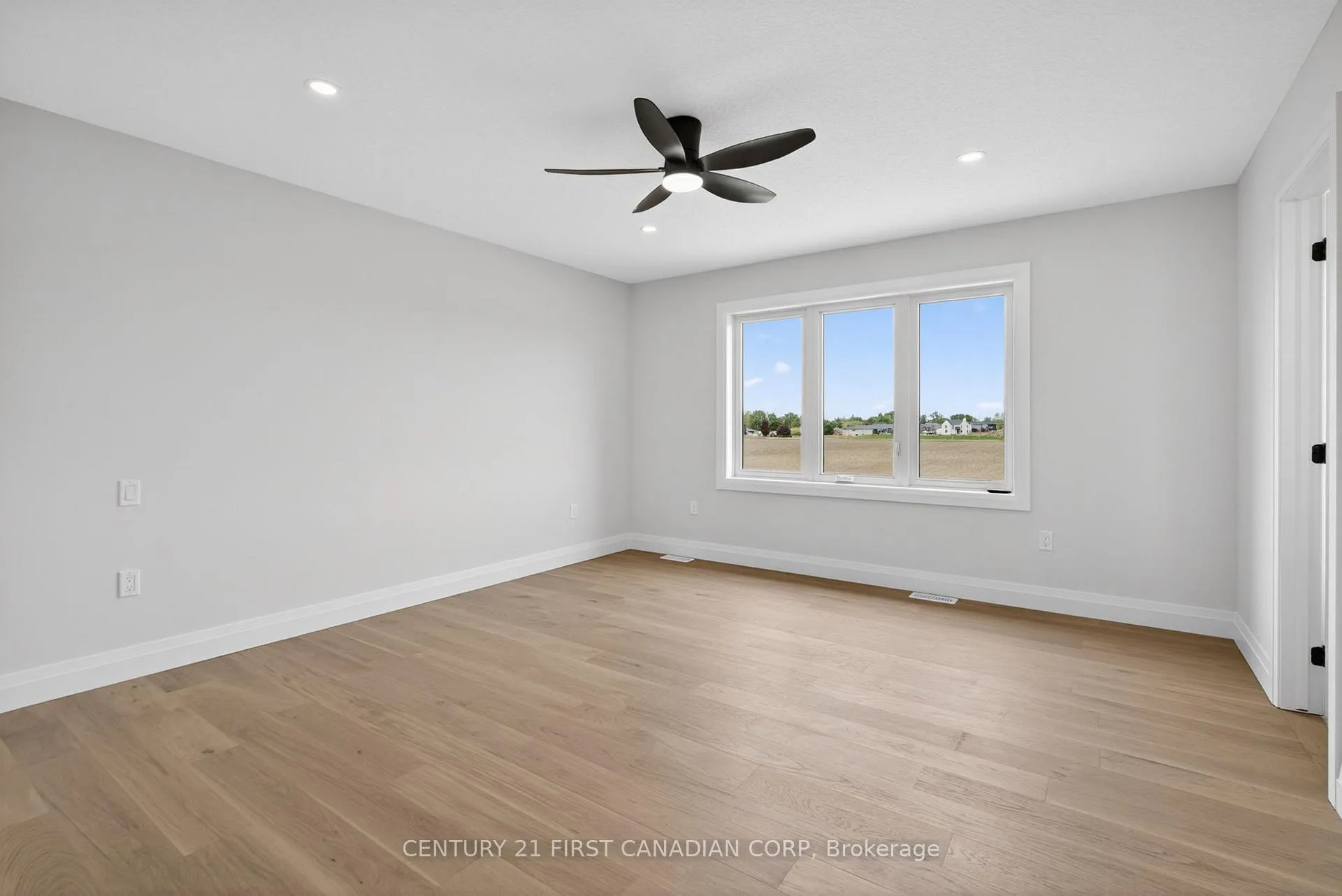 Photo 21 of 61 Hardy Drive, Strathroy-Caradoc, SE — HOMEH