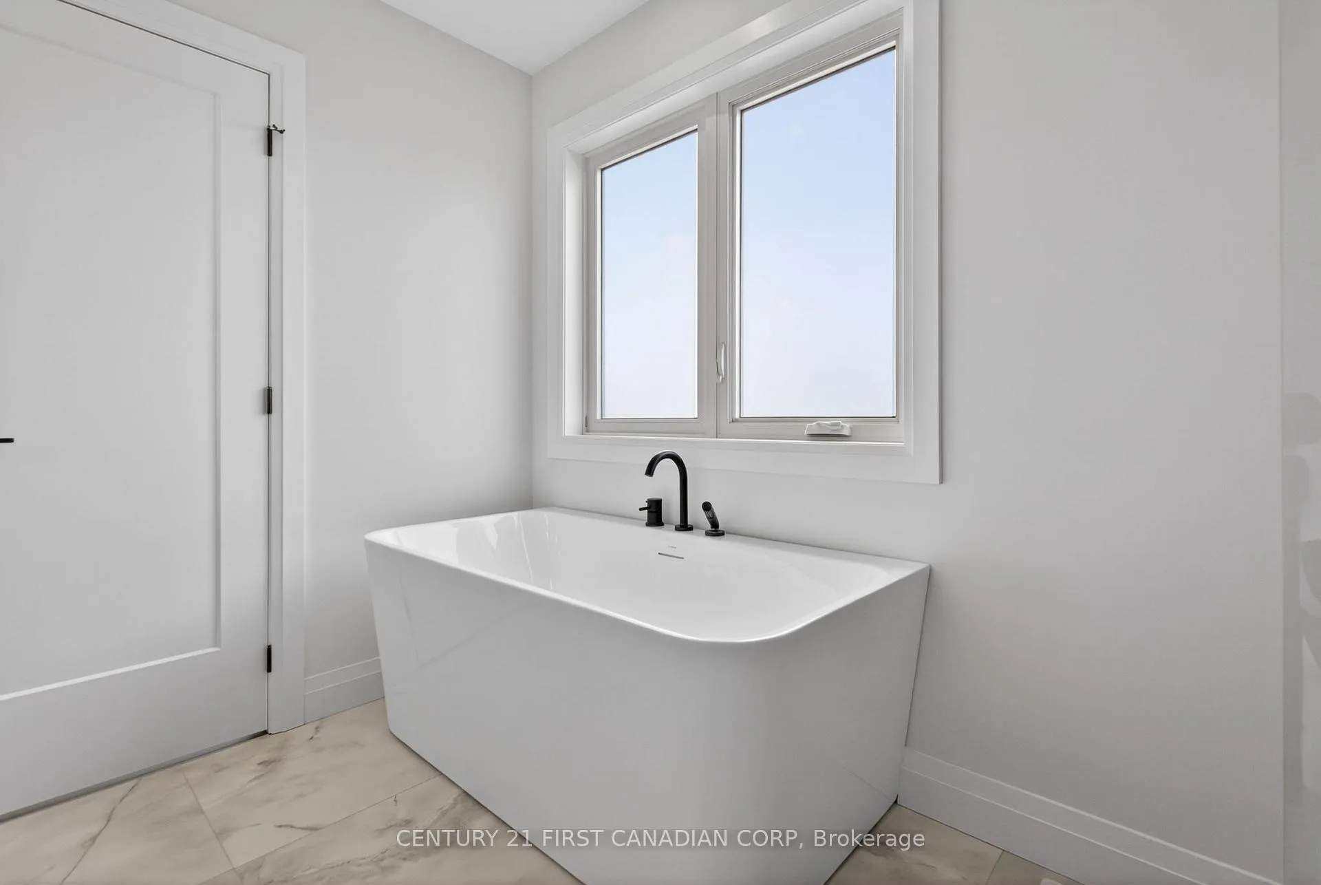 Photo 25 of 61 Hardy Drive, Strathroy-Caradoc, SE — HOMEH