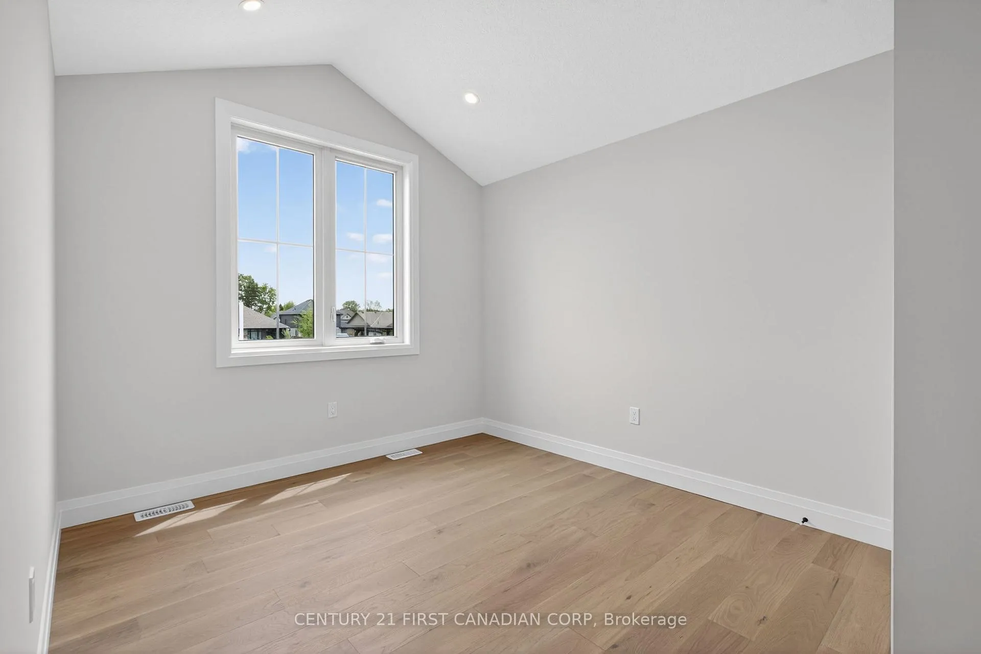 Photo 29 of 61 Hardy Drive, Strathroy-Caradoc, SE — HOMEH