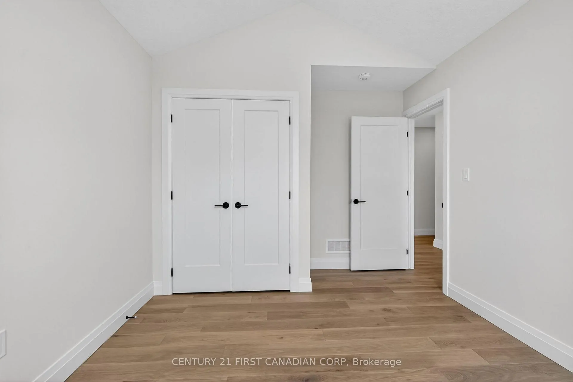 Photo 30 of 61 Hardy Drive, Strathroy-Caradoc, SE — HOMEH