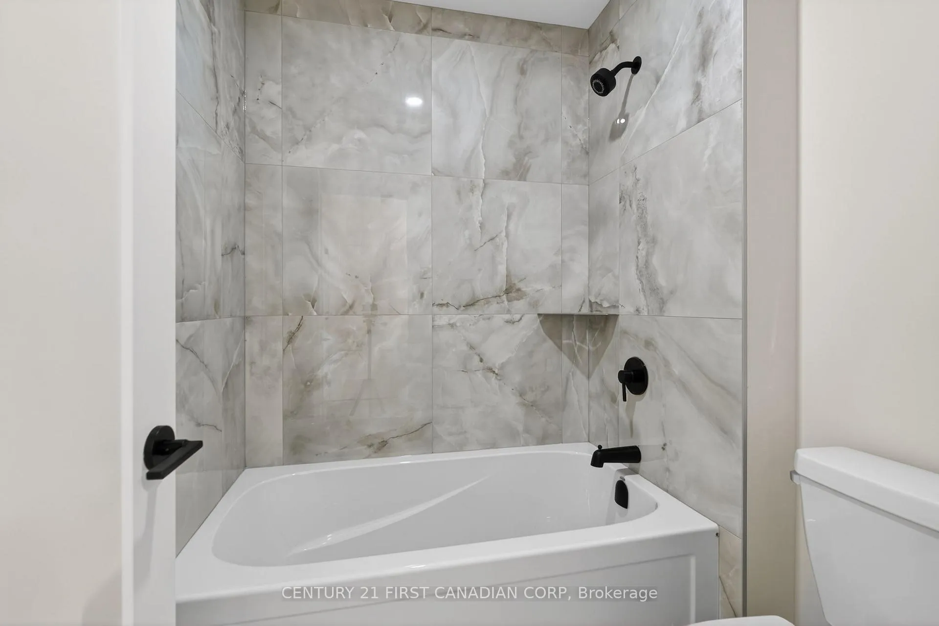 Photo 34 of 61 Hardy Drive, Strathroy-Caradoc, SE — HOMEH