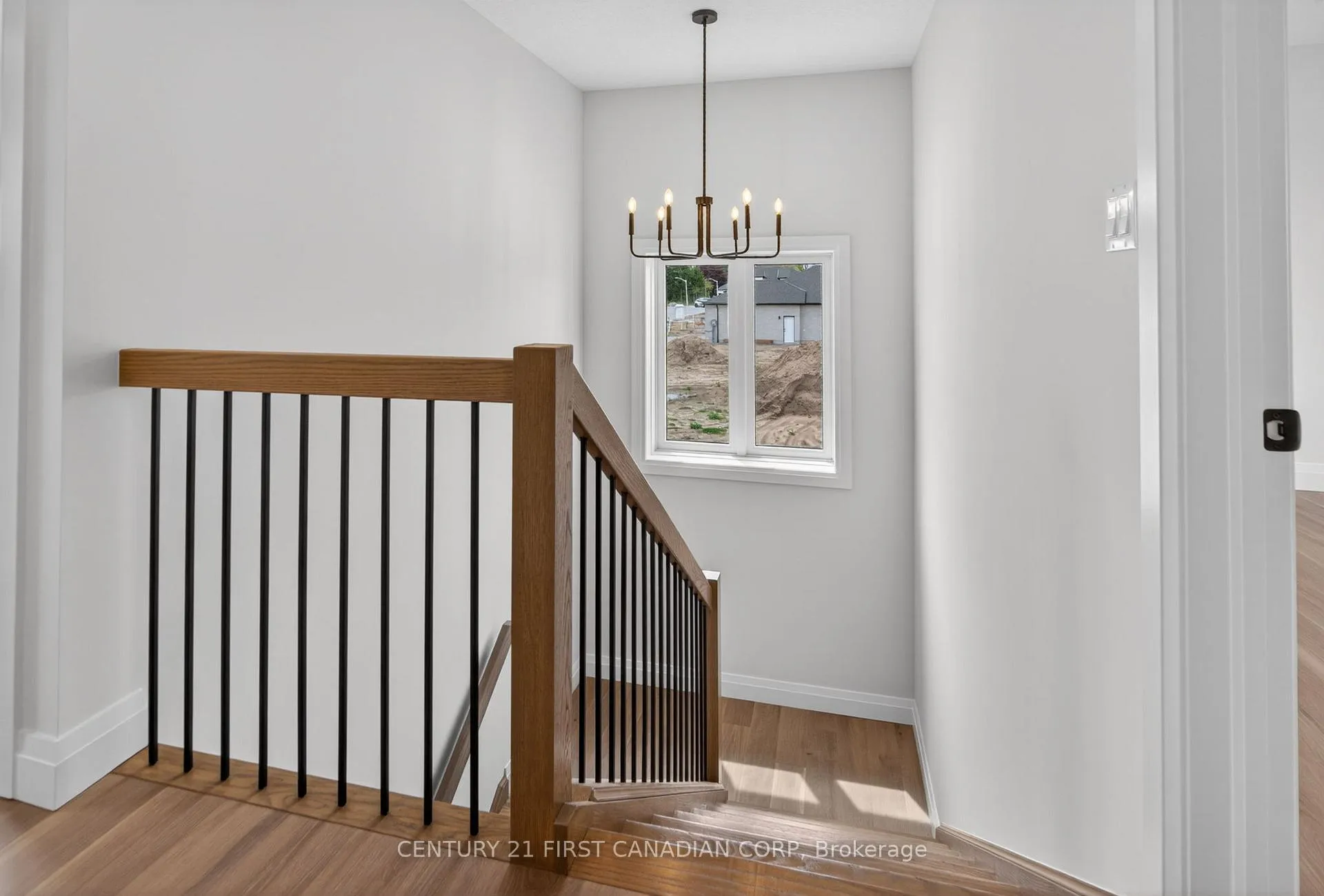 Photo 37 of 61 Hardy Drive, Strathroy-Caradoc, SE — HOMEH