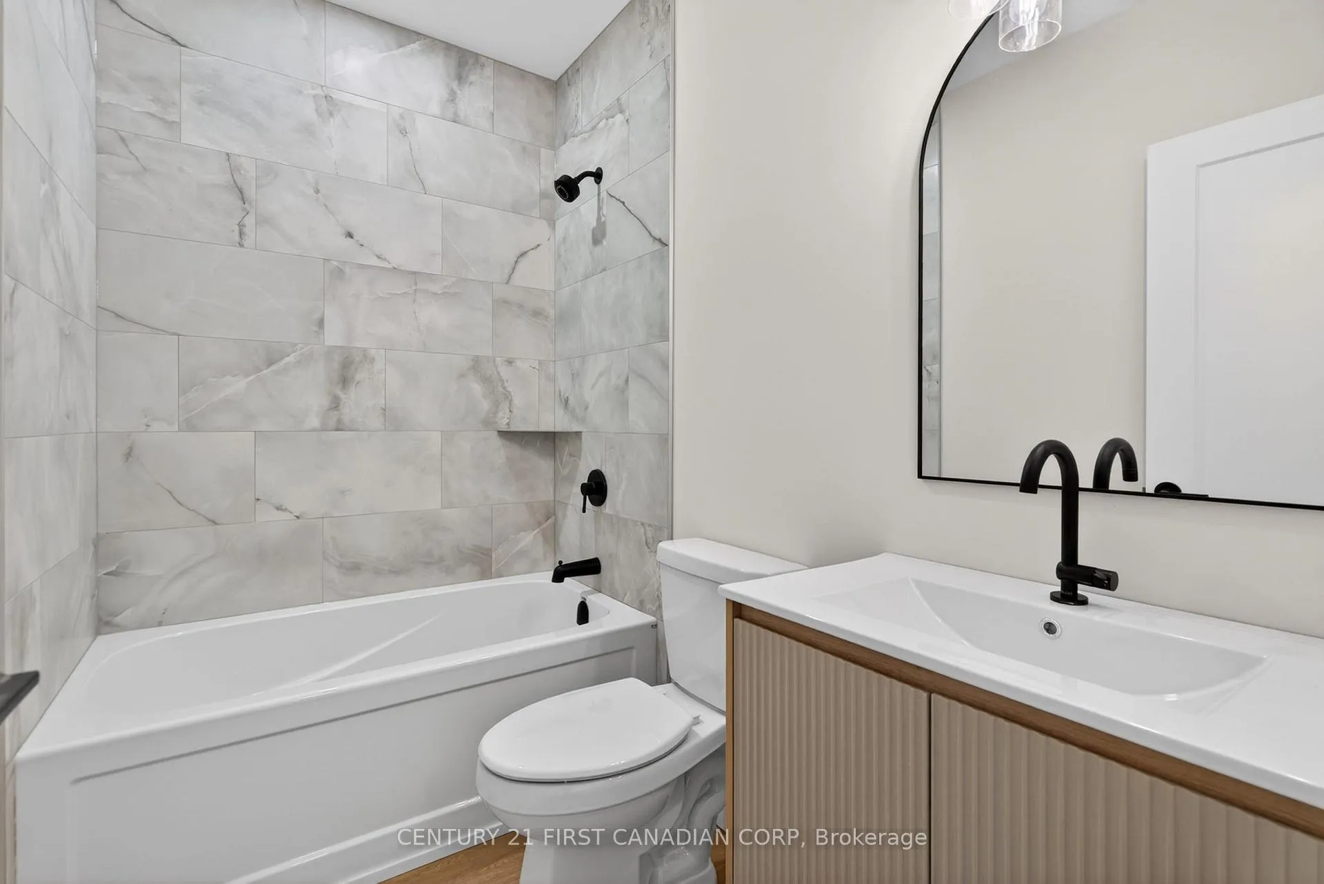 Photo 40 of 61 Hardy Drive, Strathroy-Caradoc, SE — HOMEH