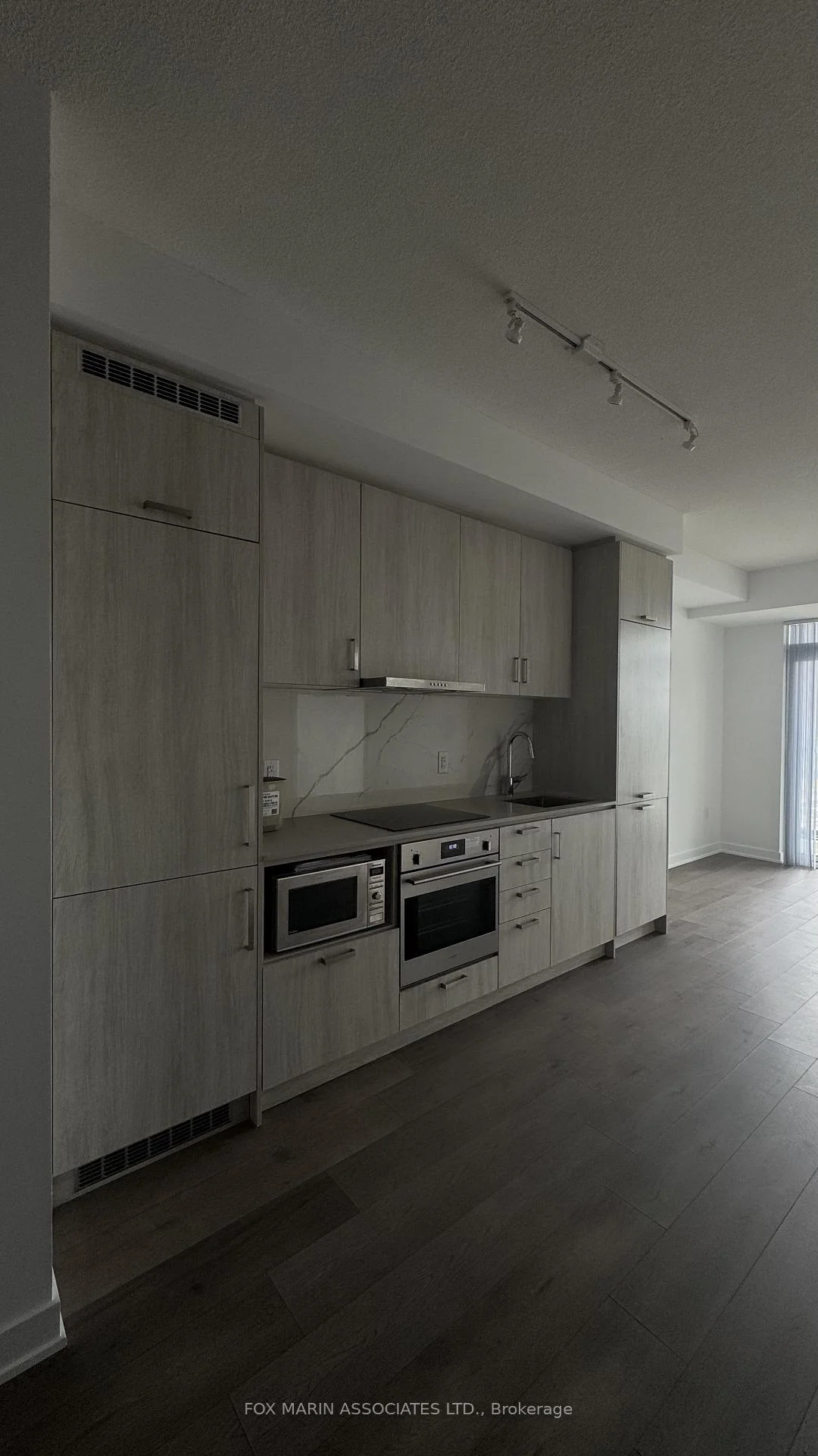 Photo 4 of Unit 1505, 60 Honeycrisp Crescent, Vaughan, Vaughan Corporate Centre — HOMEH