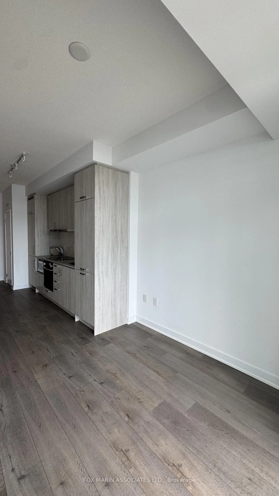 Photo 5 of Unit 1505, 60 Honeycrisp Crescent, Vaughan, Vaughan Corporate Centre — HOMEH
