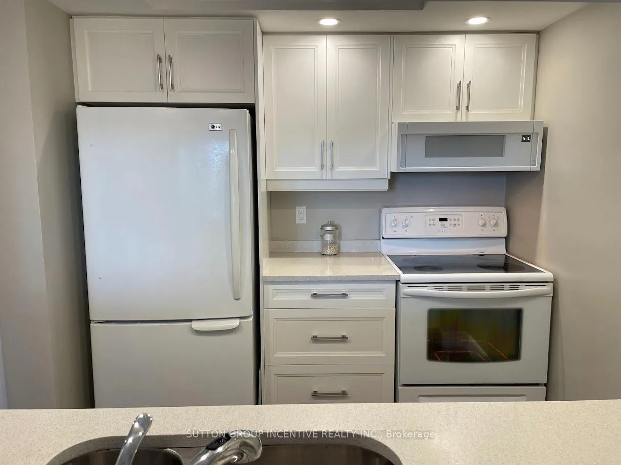 Photo 3 of Unit 111, 65 Ellen Street, Barrie, City Centre — HOMEH