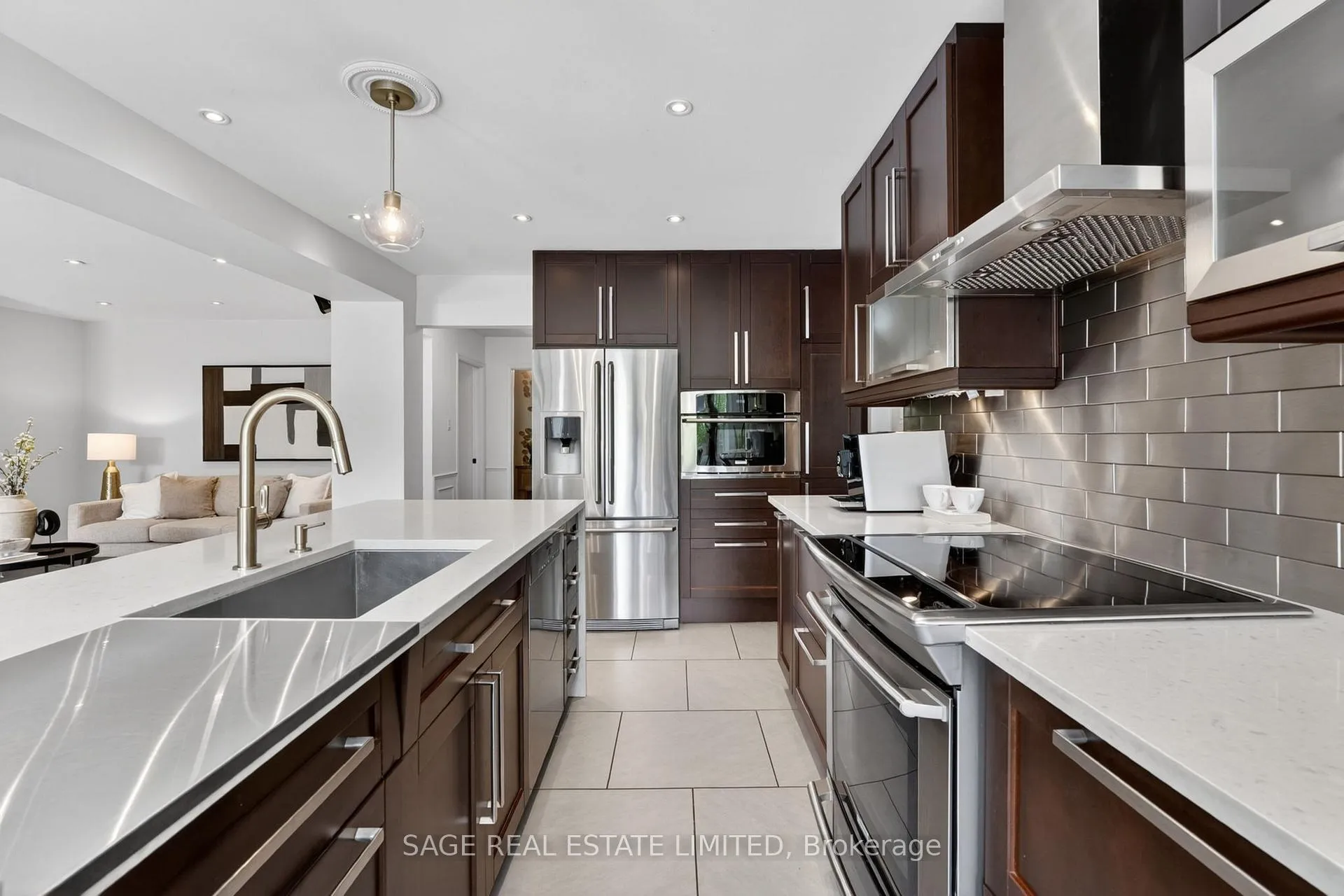 Photo 10 of 6 Acacia Street, Hamilton, Stoney Creek Mountain — HOMEH