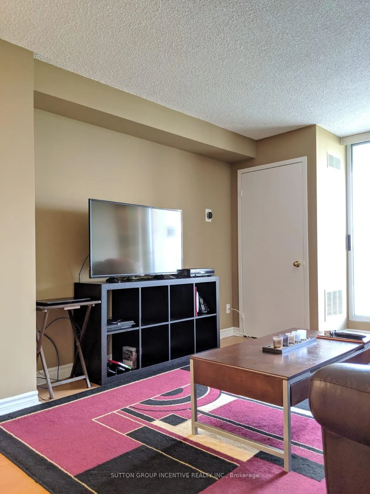 Photo 5 of Unit 905, 75 Ellen Street, Barrie, City Centre — HOMEH