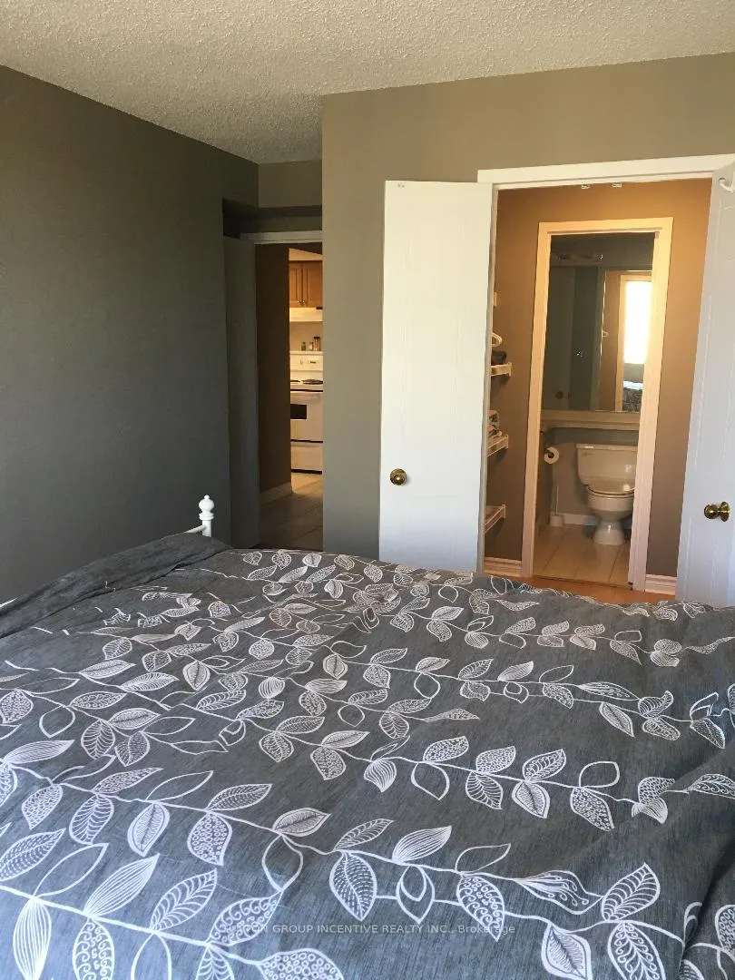Photo 7 of Unit 905, 75 Ellen Street, Barrie, City Centre — HOMEH