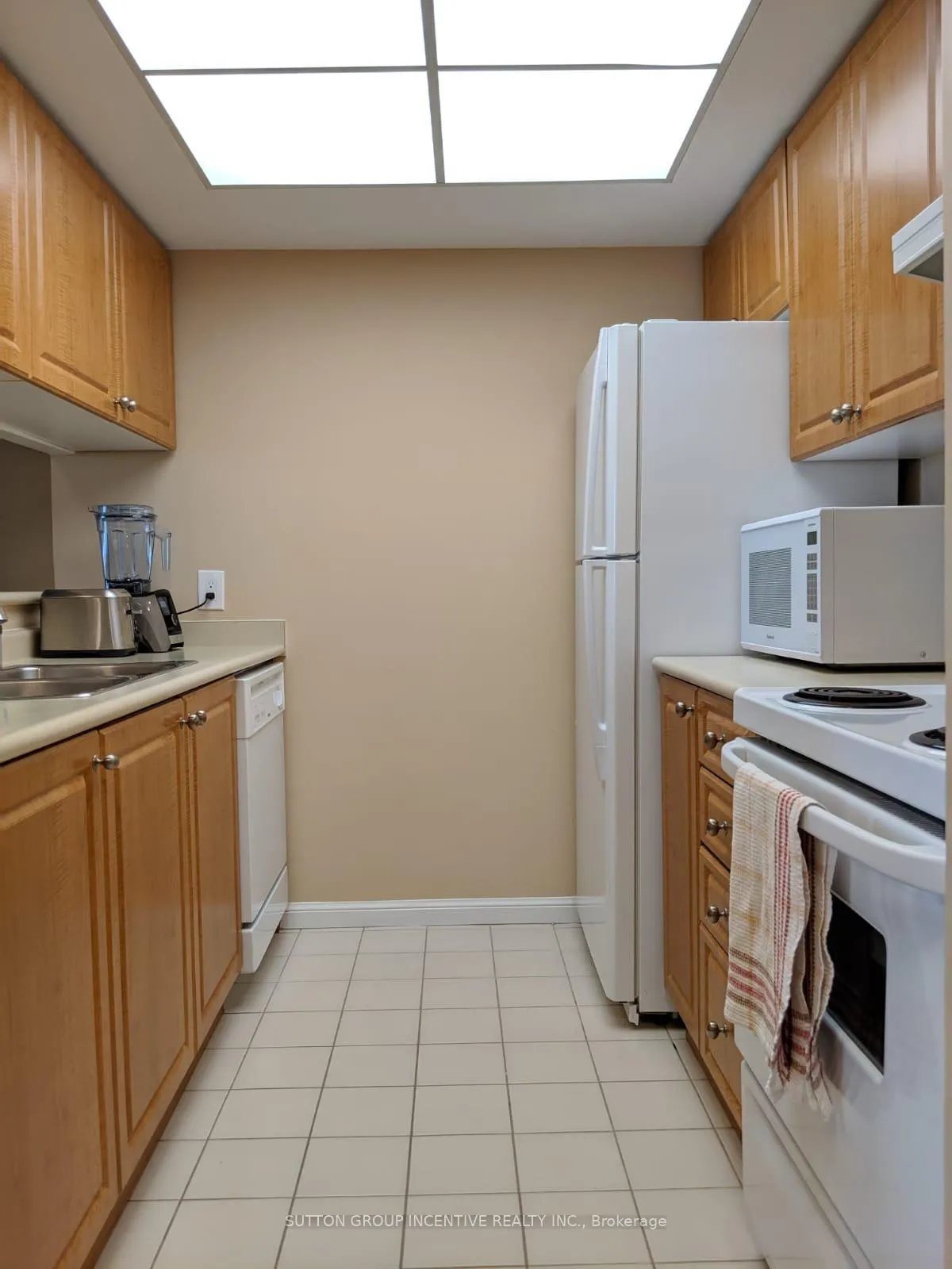 Photo 15 of Unit 905, 75 Ellen Street, Barrie, City Centre — HOMEH