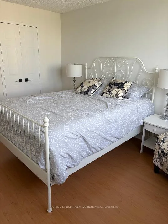 Photo 6 of Unit 905, 75 Ellen Street, Barrie, City Centre — HOMEH