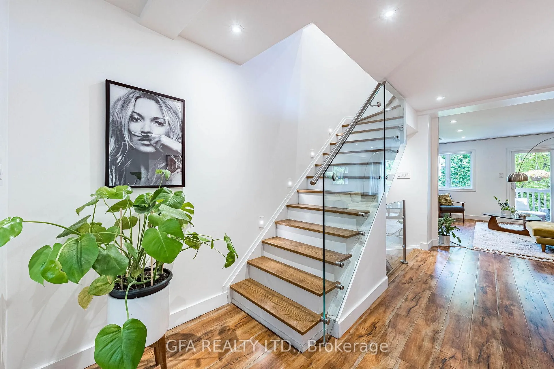 Photo 11 of Unit 9, 40C Shank Street, Toronto, Niagara — HOMEH