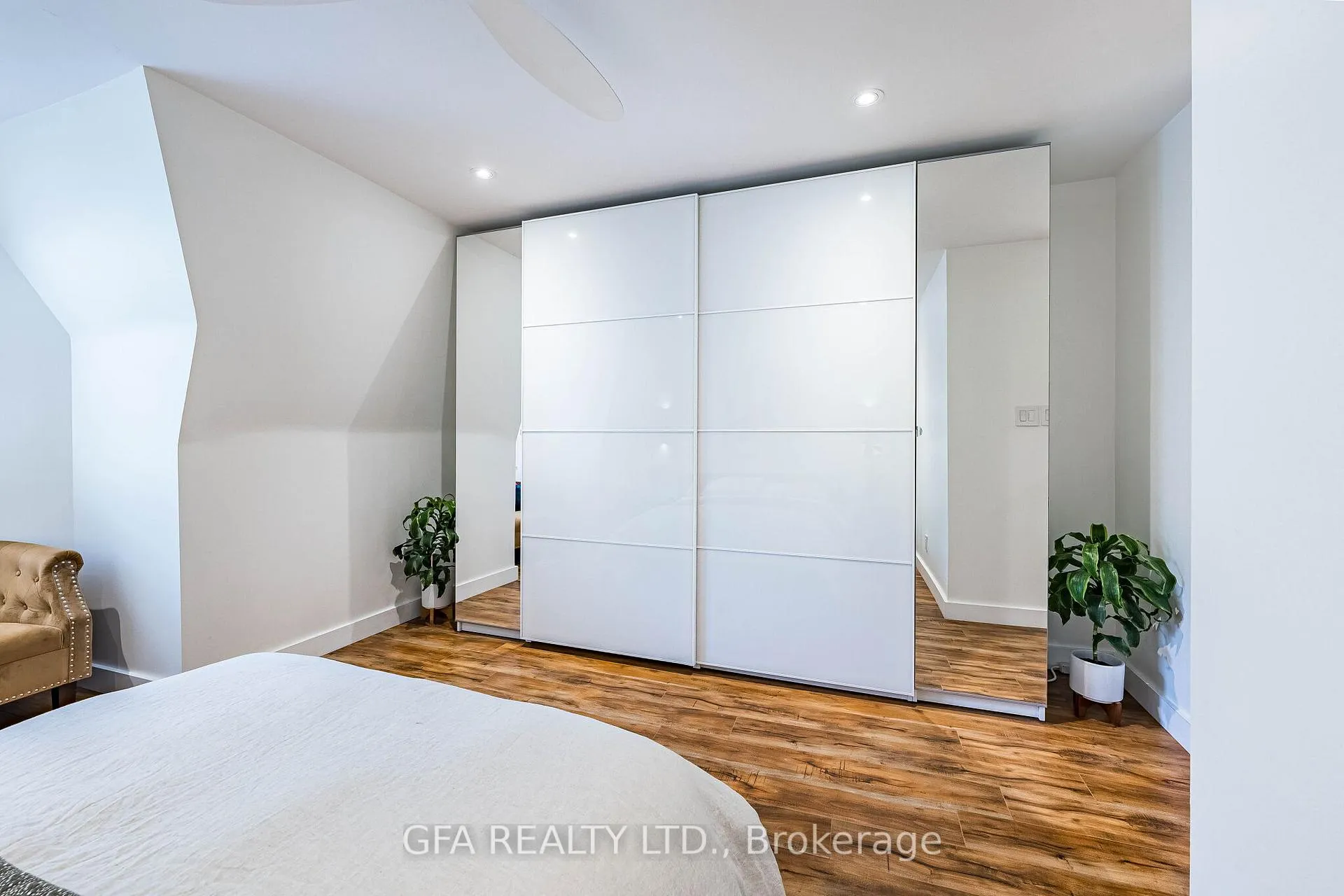 Photo 14 of Unit 9, 40C Shank Street, Toronto, Niagara — HOMEH